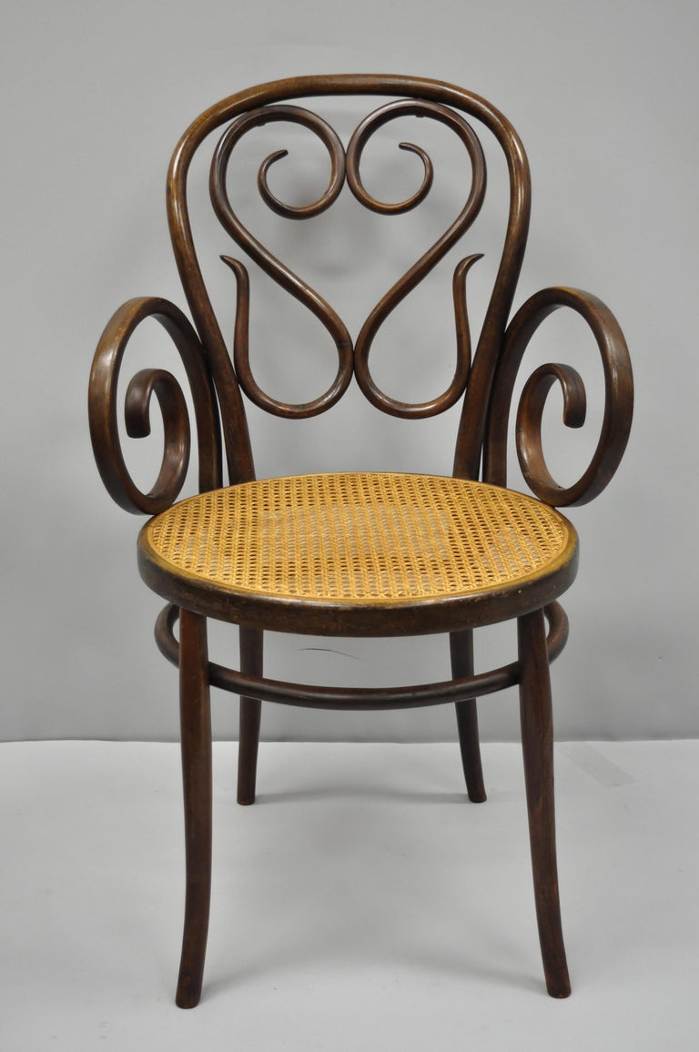 Era Round Armchair With Cane Seat - xfatw