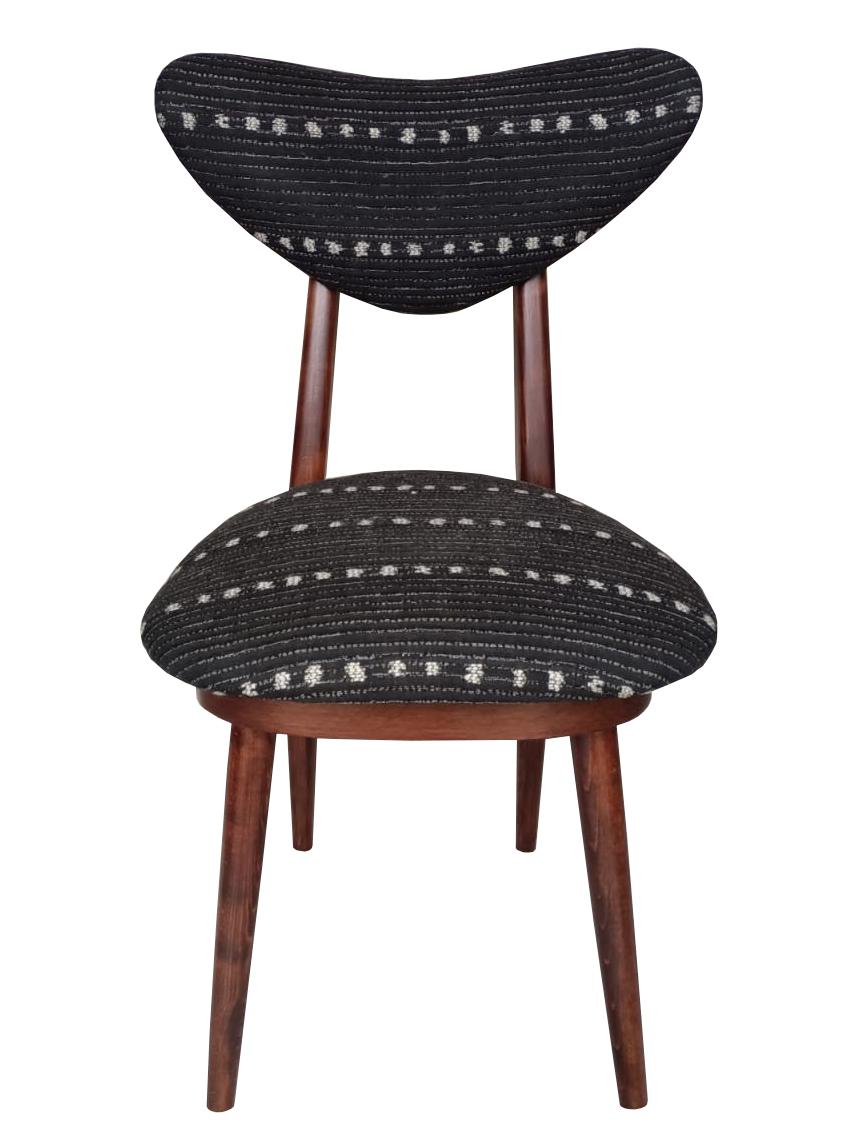 Cuatro Sillas Corazón Mid Century en Tela Negra de Lunares Perennes, Europa, años 60 Terciopelo en venta