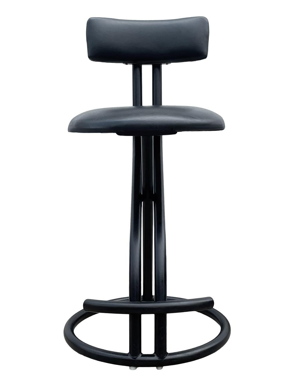 Four Mid Century Italian Post Modern Bar Stools or Counter Stools in Black In Good Condition In Philadelphia, PA