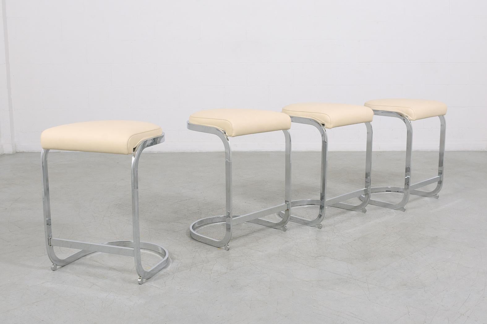 This extraordinary set of four Mid-Century Modern style barstools is hand-crafted out of steel finished in chrome and is in great condition, these fabulous set of four stools are eye-catching sleek design and feature a sturdy steel frame \\ with