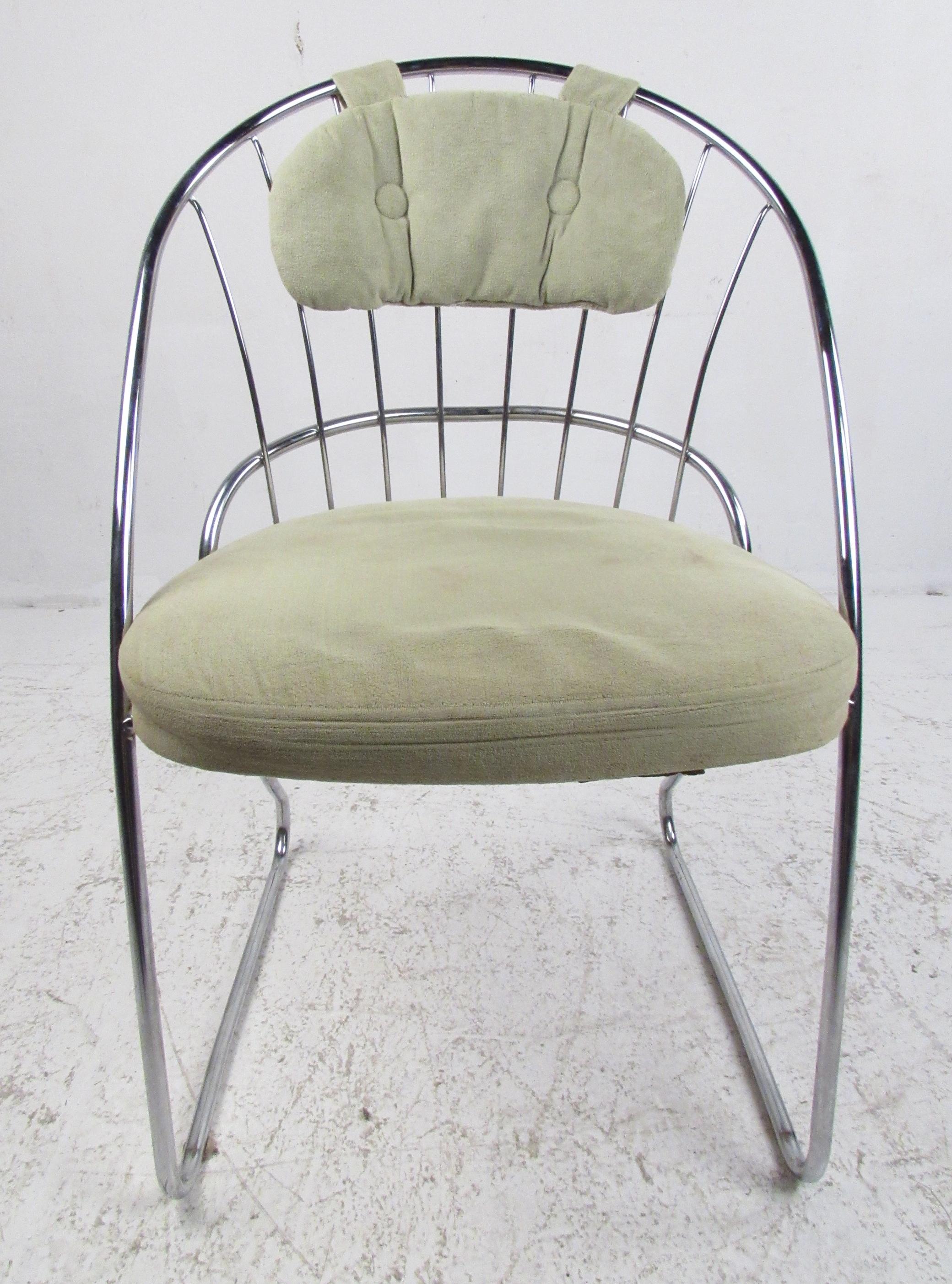 Four Mid-Century Modern Dining Chairs by Daystrom Furniture Co. In Good Condition For Sale In Brooklyn, NY