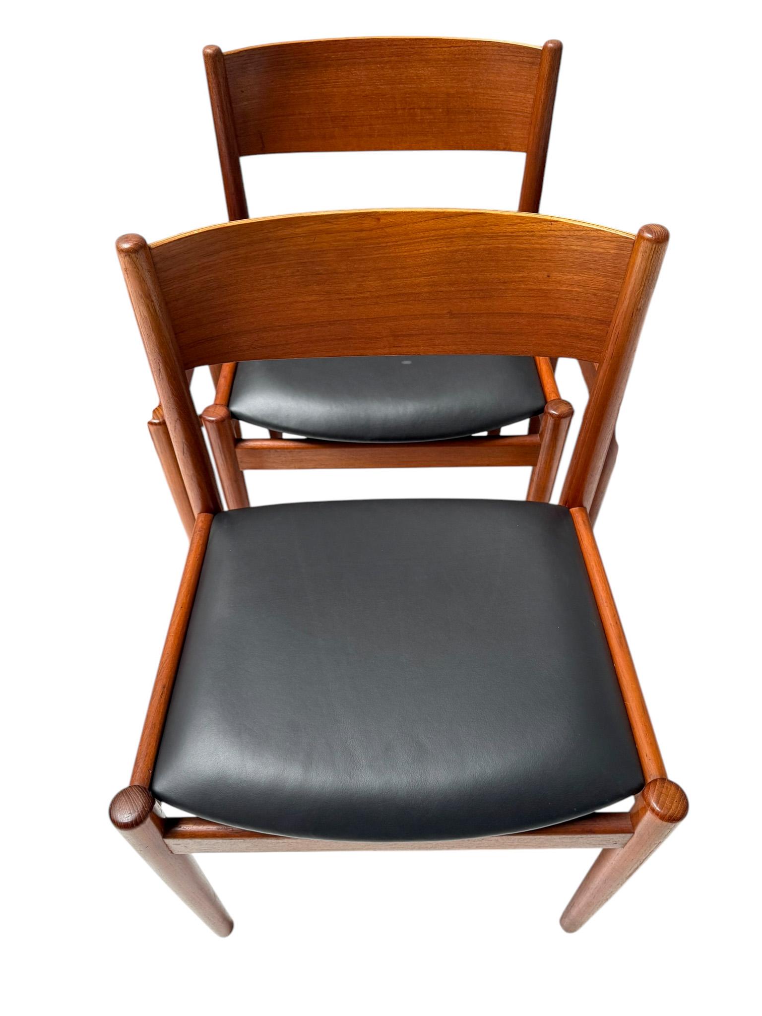 Cuatro sillas de comedor modernas de mediados de siglo de Kurt Østervig para Sibast, años 60 en venta 3