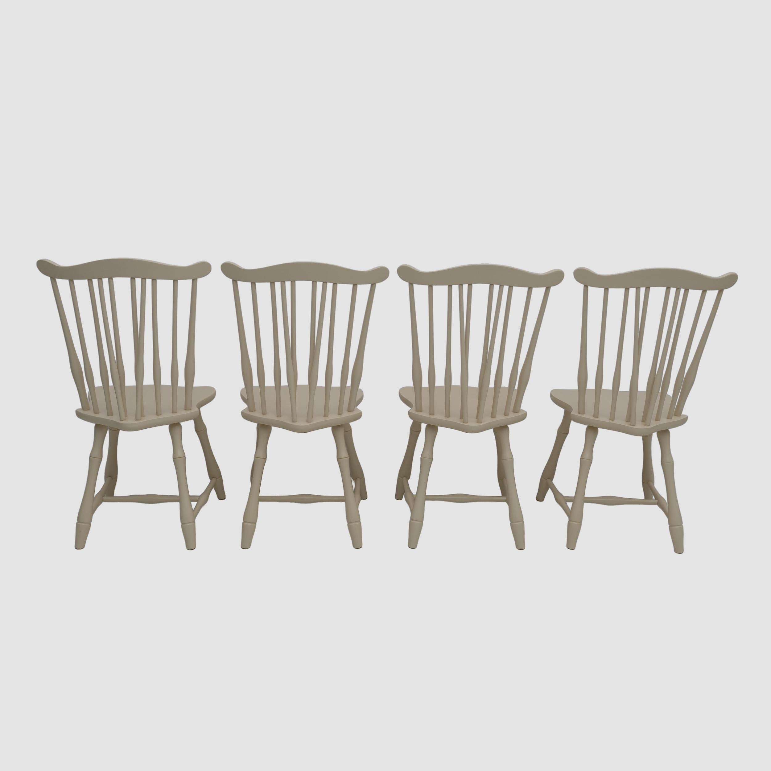 Four Mid-Century Modern Italian Lacquer Dining chairs by Pizzetti Roma, 1960s For Sale 1