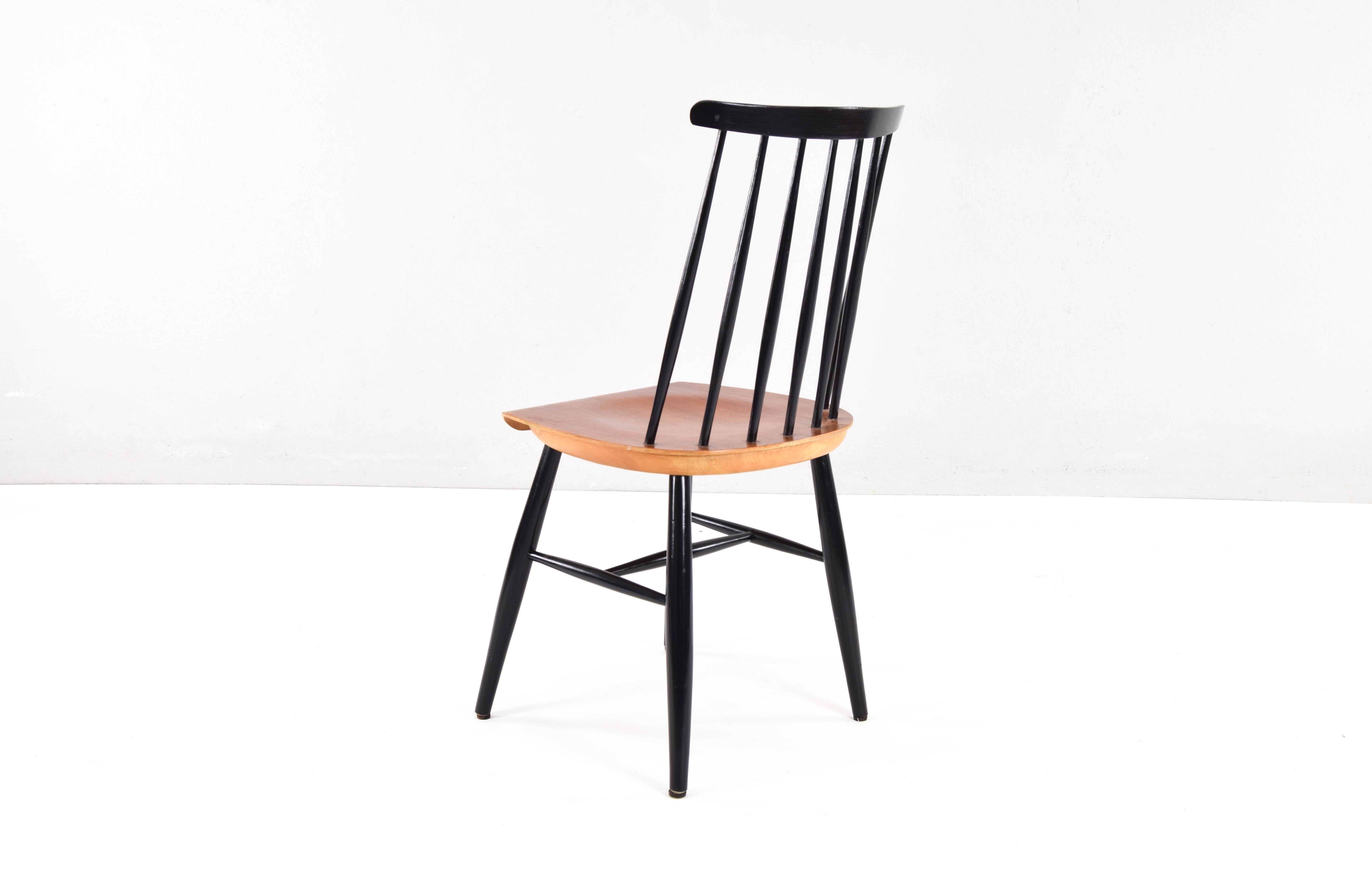 Four Mid Century Scandinavian Modern Fanett Dining Chairs by Ilmari Tapiovaara For Sale 5