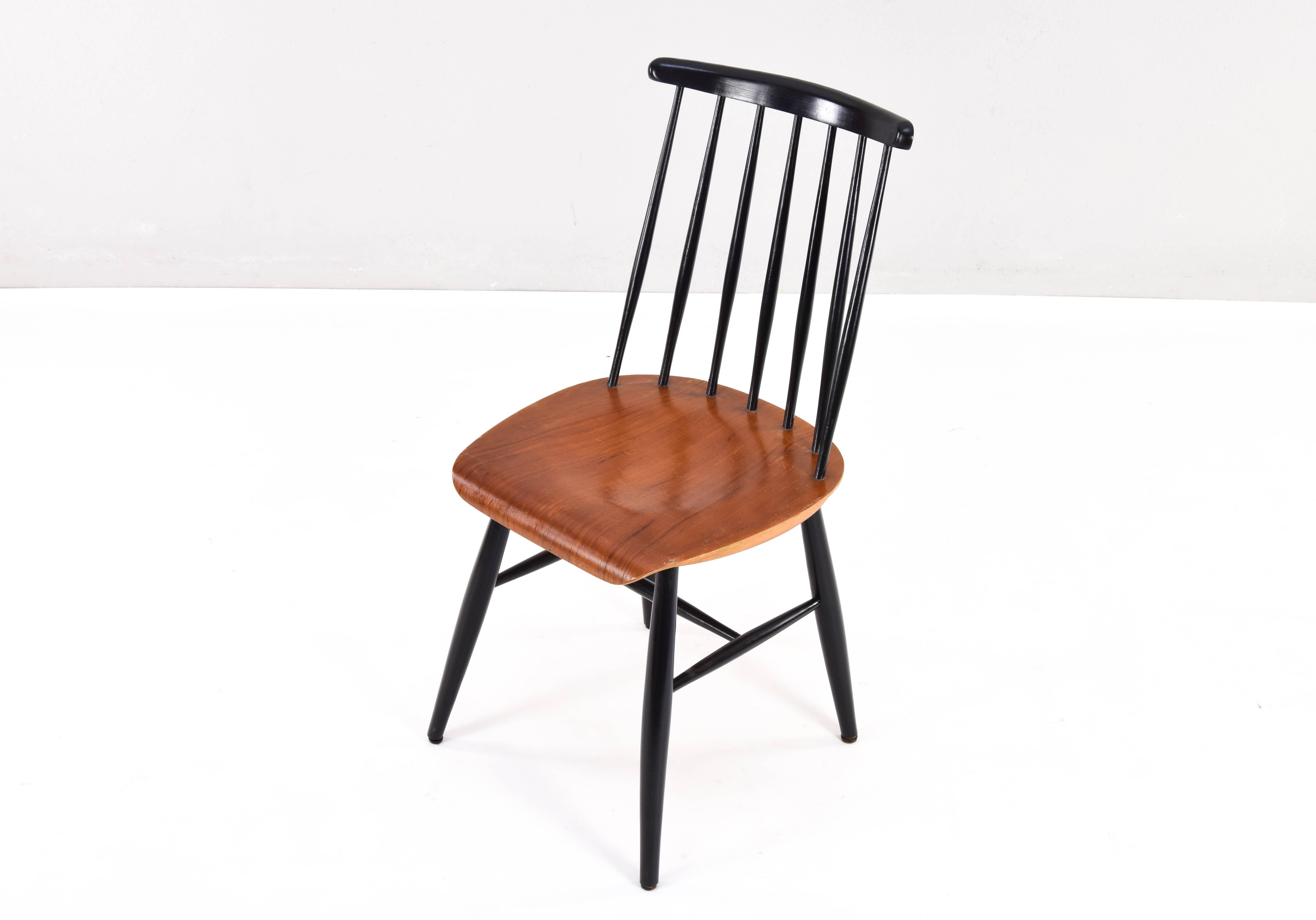 Four Mid Century Scandinavian Modern Fanett Dining Chairs by Ilmari Tapiovaara For Sale 7