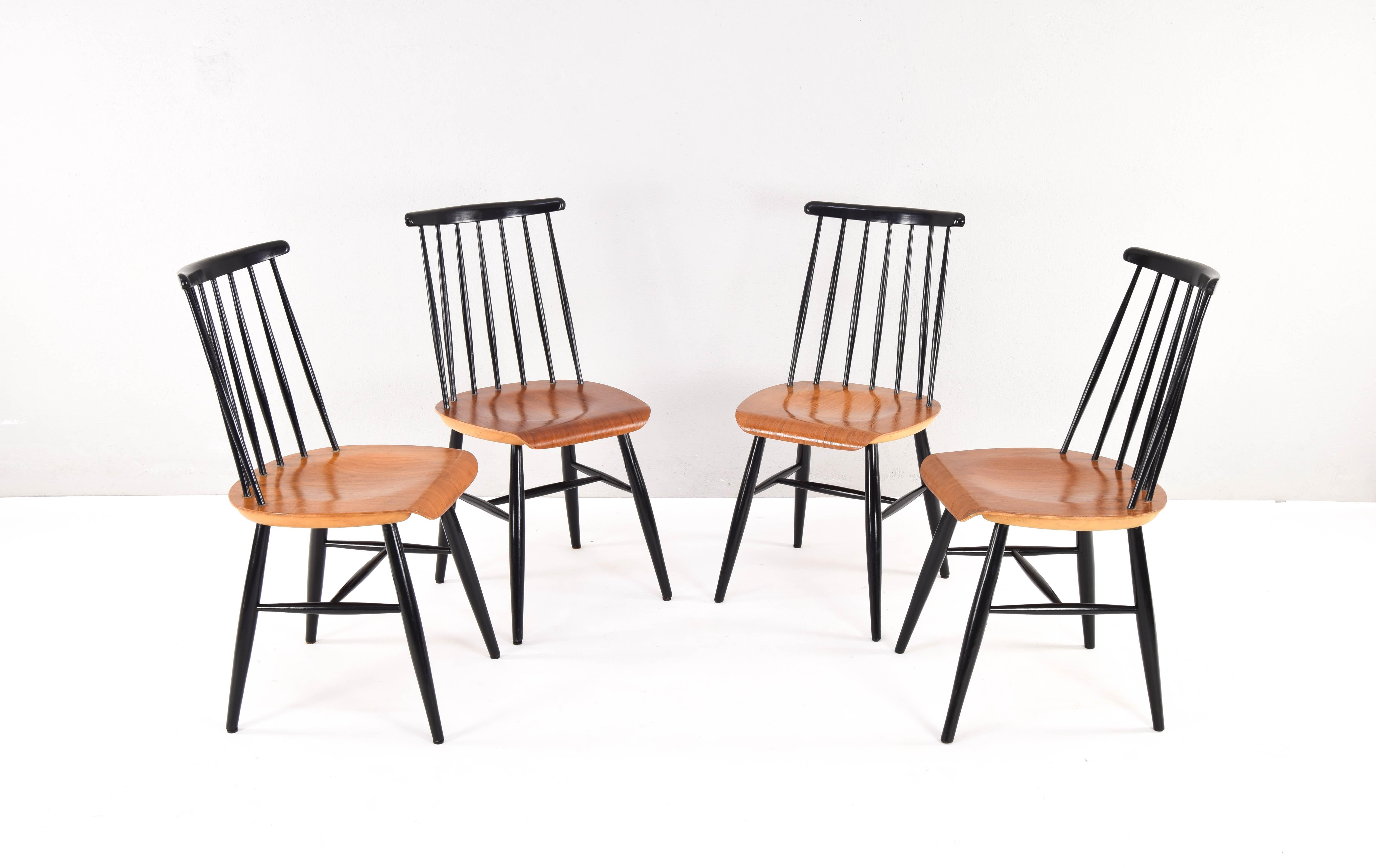 Finnish Four Mid Century Scandinavian Modern Fanett Dining Chairs by Ilmari Tapiovaara For Sale