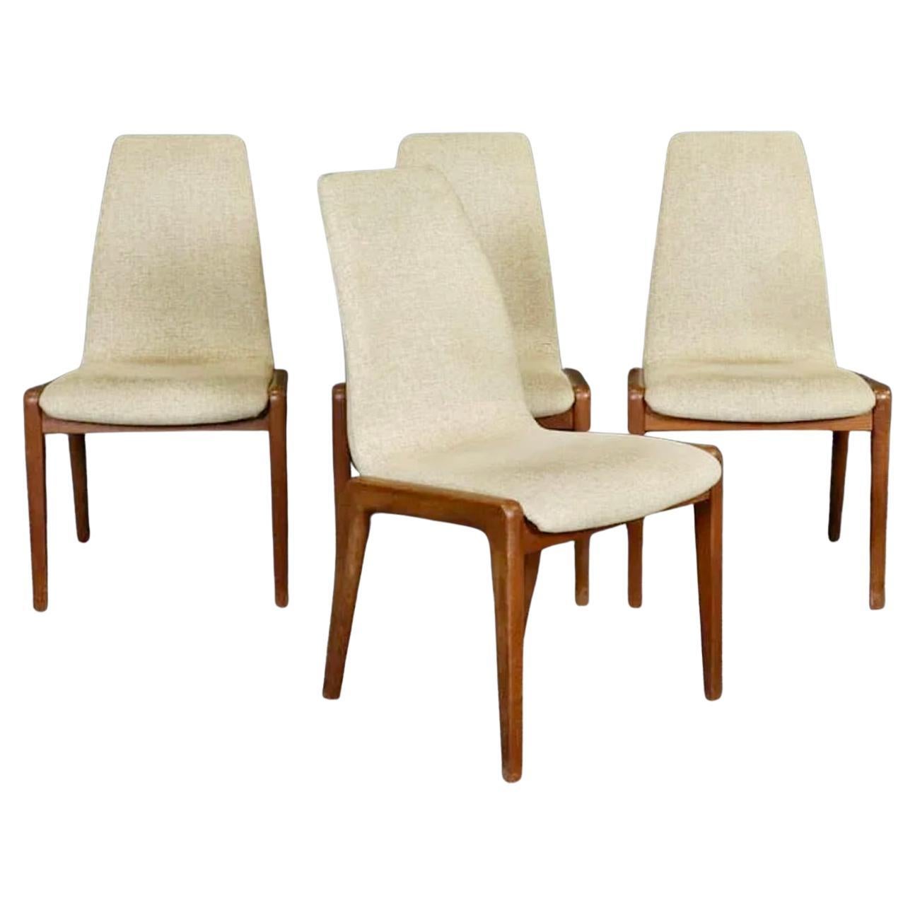 Vier Scoop Chairs aus der Mitte des Jahrhunderts