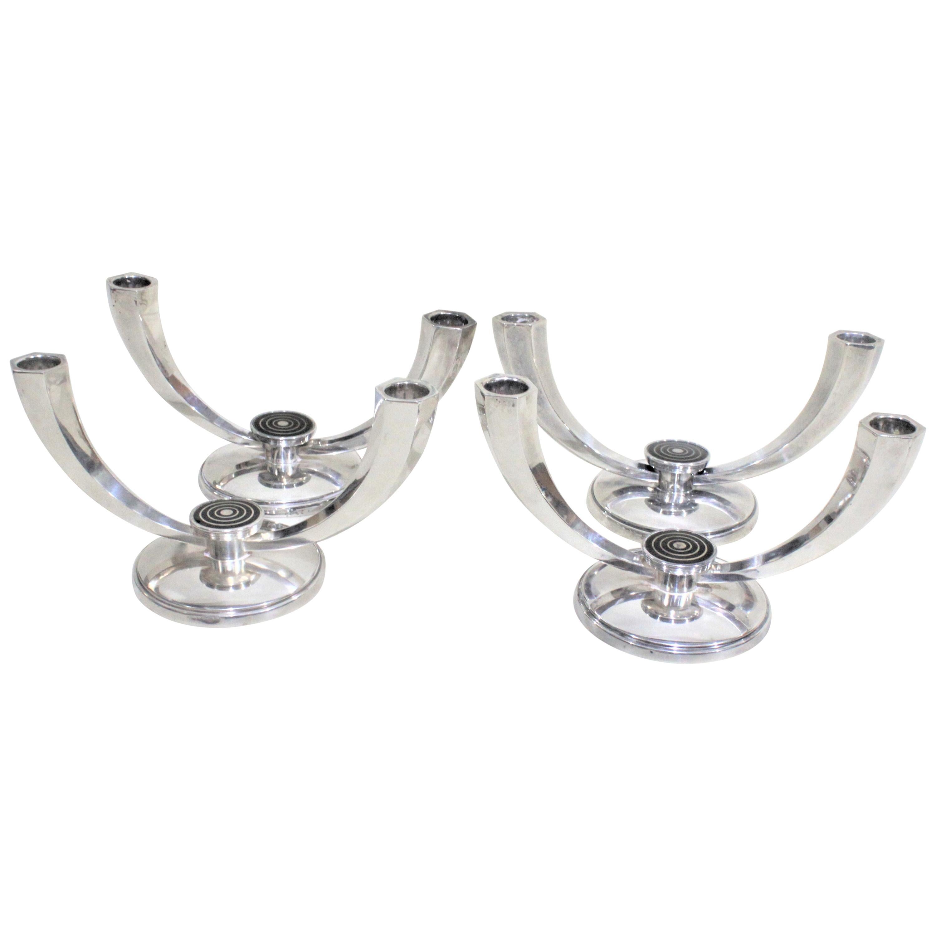 Cuatro candelabros de doble rama de plata de ley de mediados de siglo de J. Tostrup Noruega