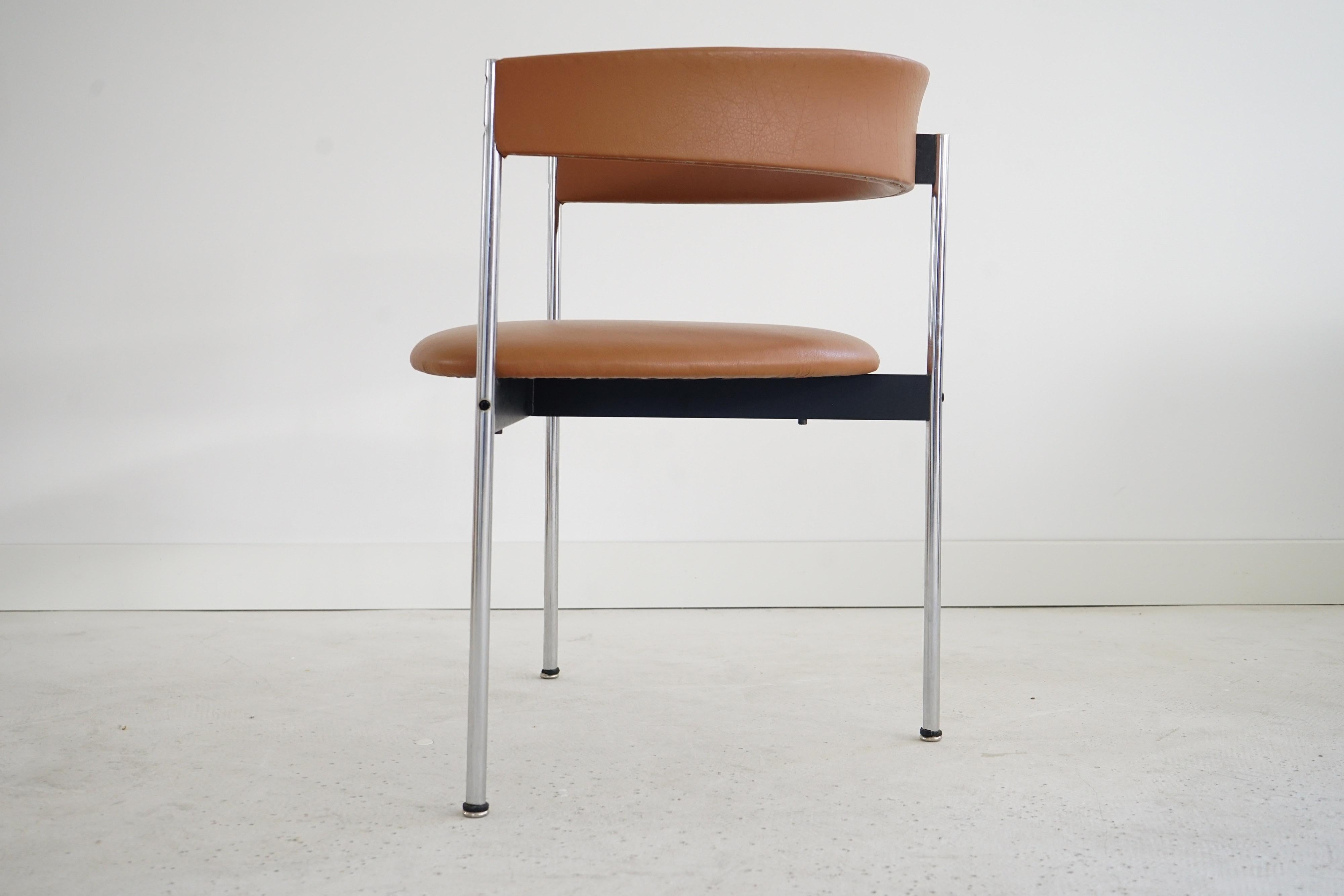 Four Mid-Century Three-legged Chairs by Dieter Waeckerlin for Idealheim, 1970s In Good Condition For Sale In Munster, DE