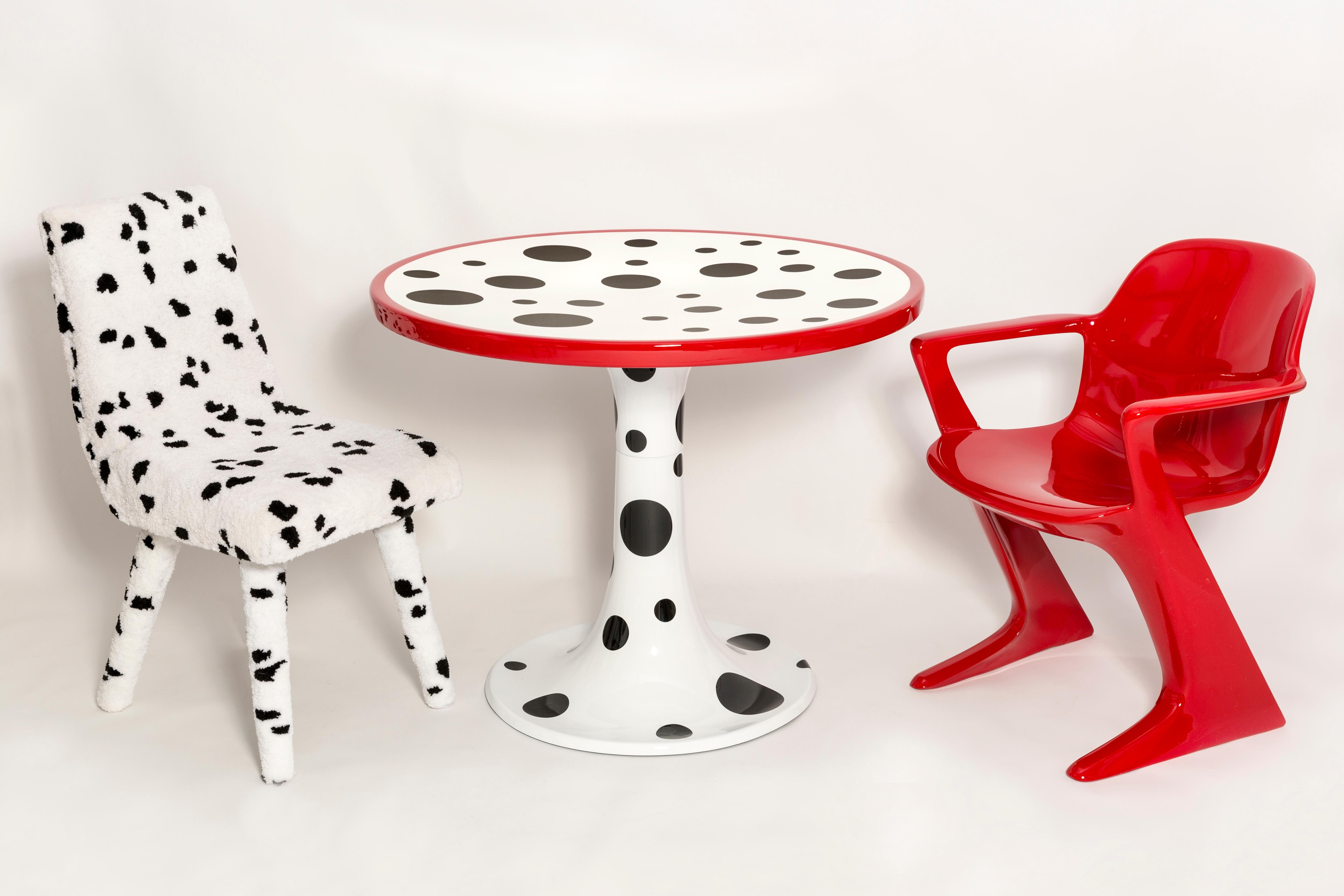 Quatre chaises Rajmund Halas du milieu du siècle en laine Dalmatian Cruella touffetée à la main, années 1960 en vente 1