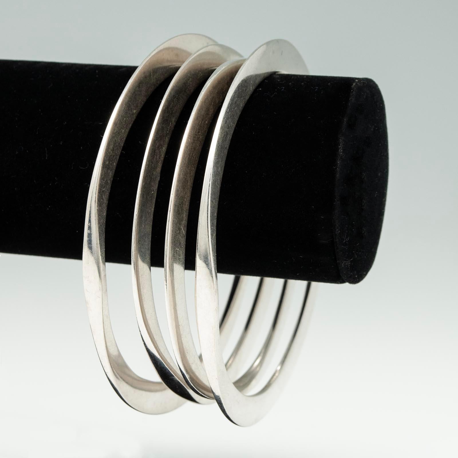 Quattro moderni braccialetti ovali in argento In condizioni buone in vendita a Point Richmond, CA