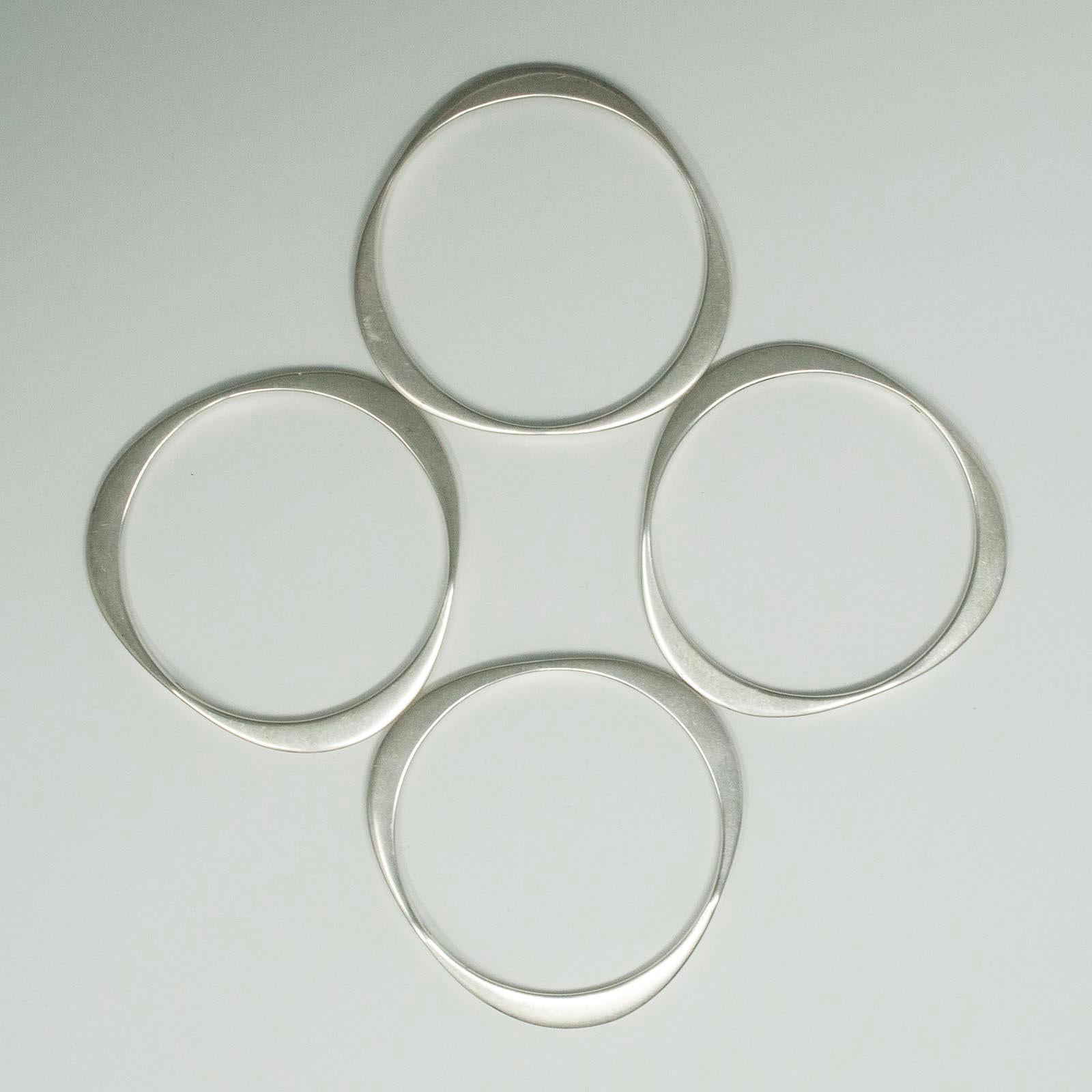 Four Modern Silver Triangular Bangle Bracelets In Good Condition For Sale In Point Richmond, CA
