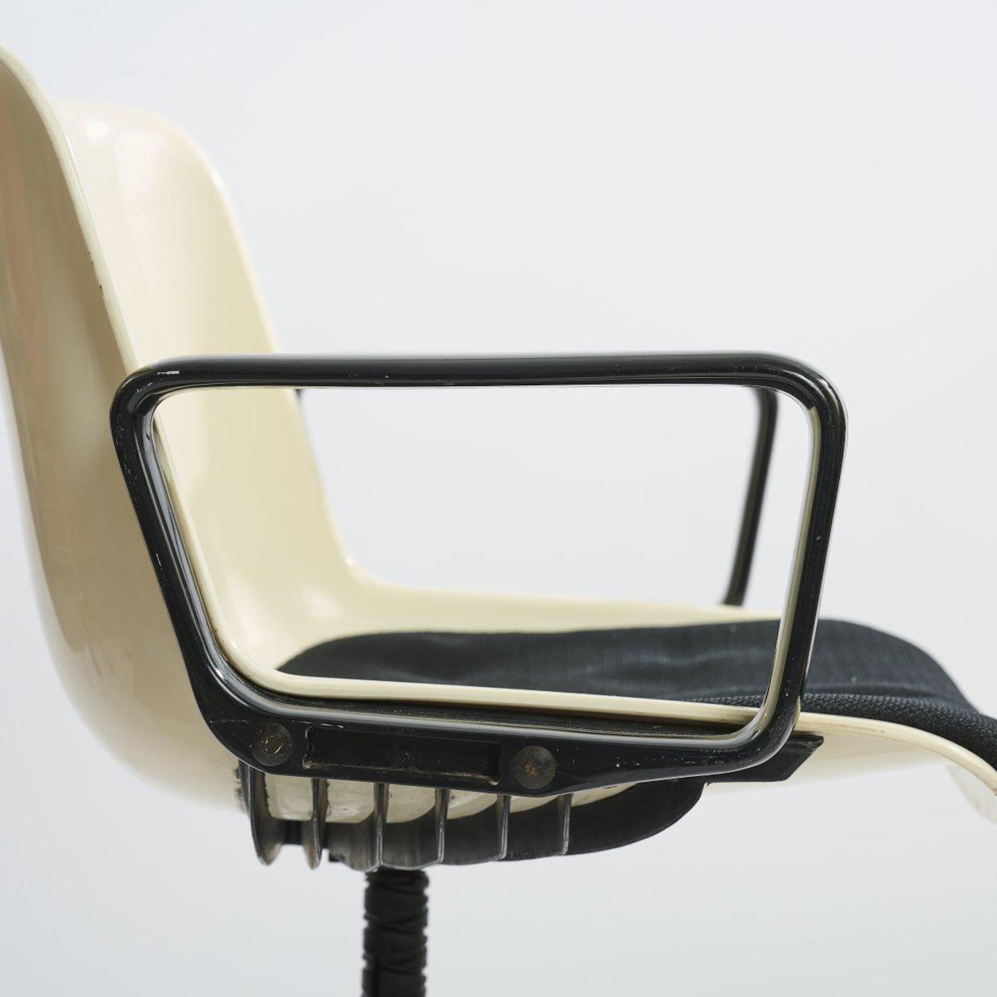 Iron Four Modus Work Chairs by Centro Progetti Tecno, 1972. For Sale
