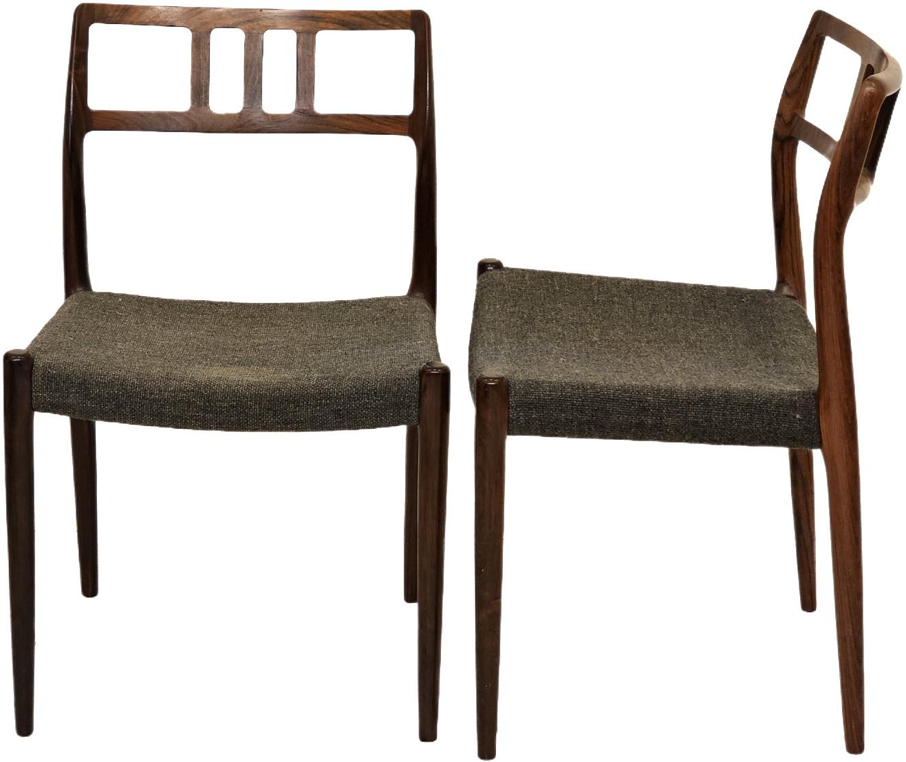 Mid-Century Modern Four Moller 79 Rosewood Dining Chairs For Sale