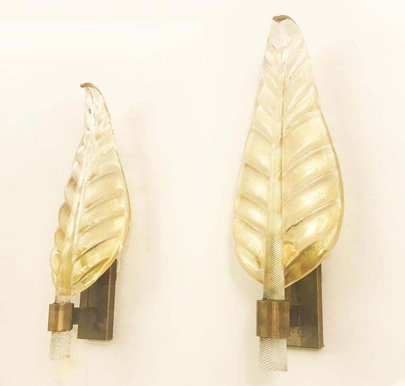 Four of Murano glass leaf wall lights, Art Deco style, in Stock
Murano glass with very subtle gold flecks.
Mounted on a bronze backplate.
Single E26 socket size.
Ready to ship from our Miami gallery
