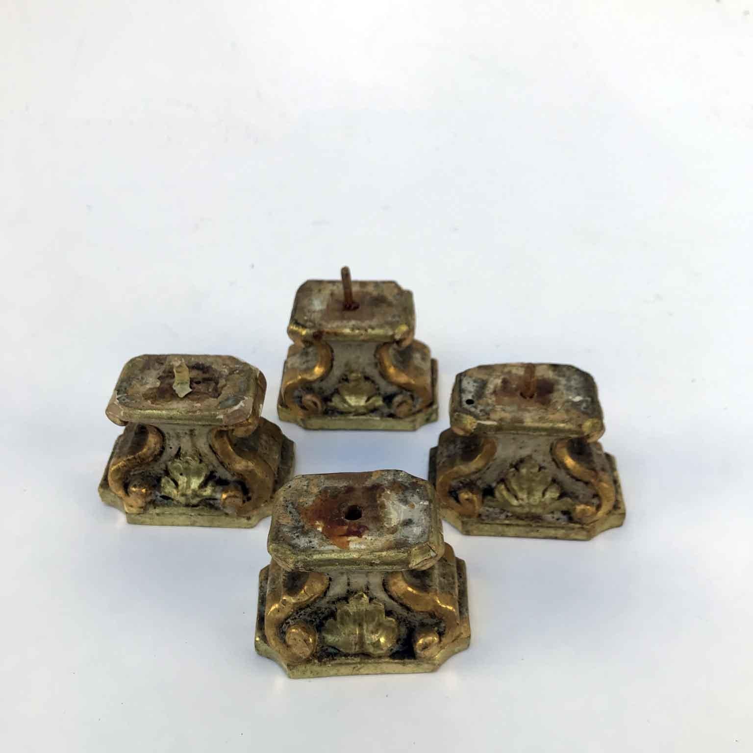 Set di Quattro Vasi Medicei Neoclassici Decorazioni Da Tavola Italiane Fine 1700 For Sale 13