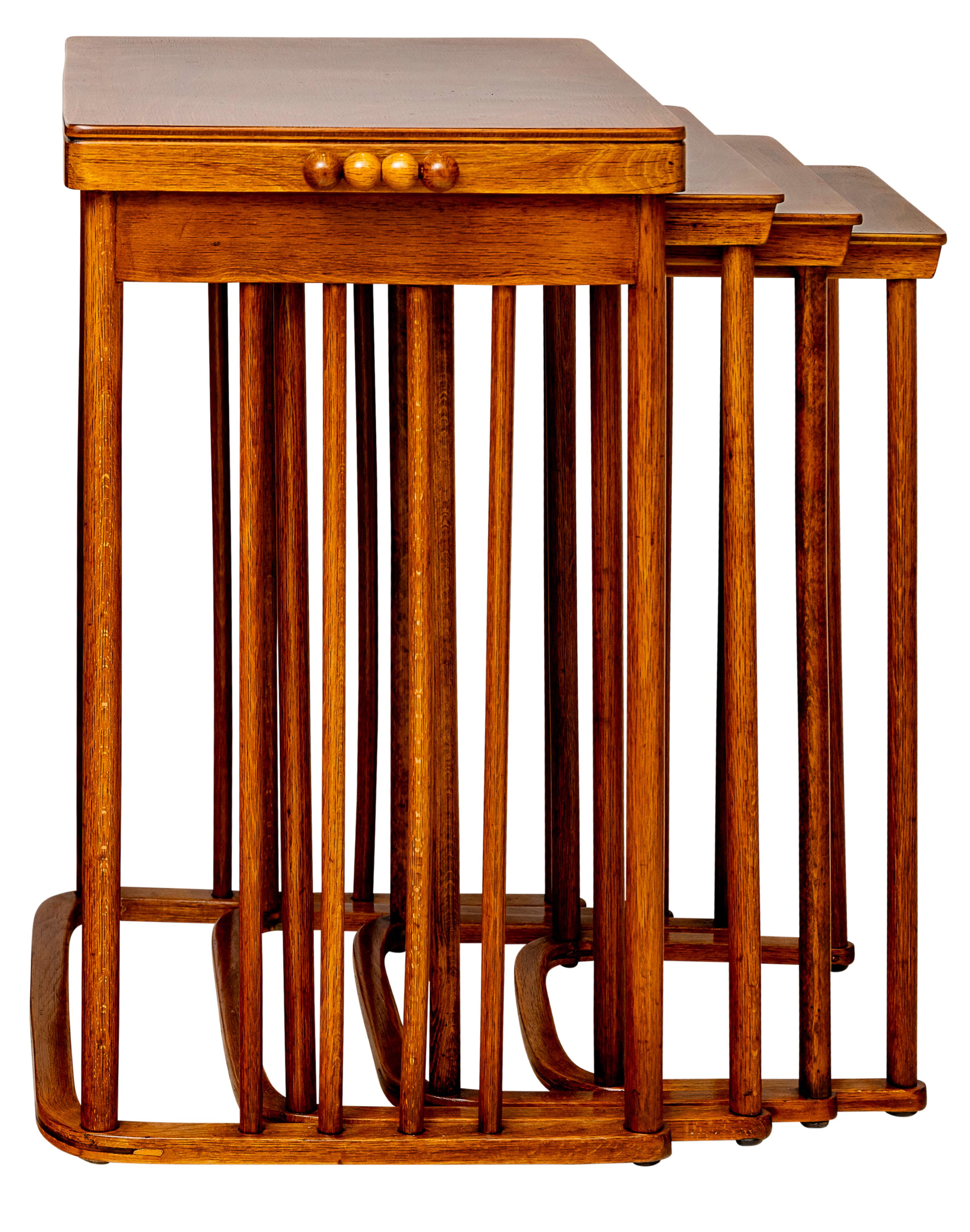 Vier Nisttische Josef Hoffmann J. & J. Kohn ca. 1910 (Art nouveau) im Angebot
