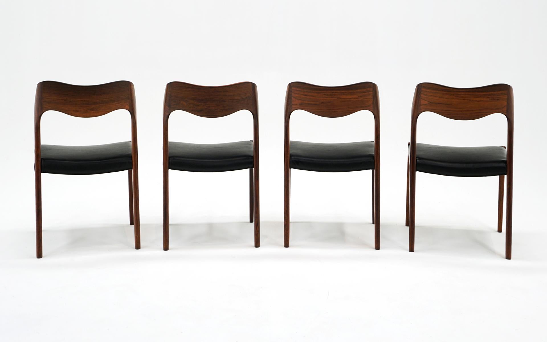 Four Niels Moller Model 71 Dining Chairs in Rosewood and Black Leather. In Excellent Condition For Sale In Kansas City, MO