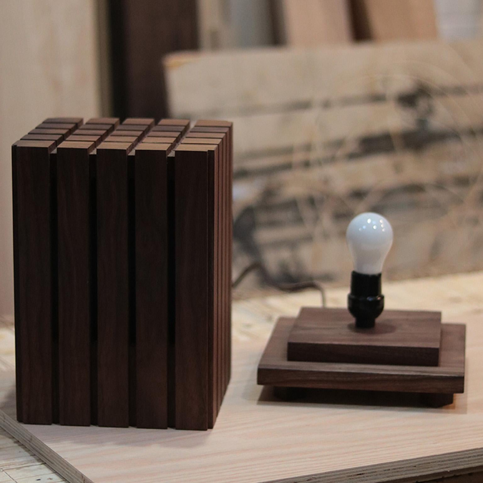 Canadese Lampada scultura Quattro Nobili Verità in Noble and Wood in vendita