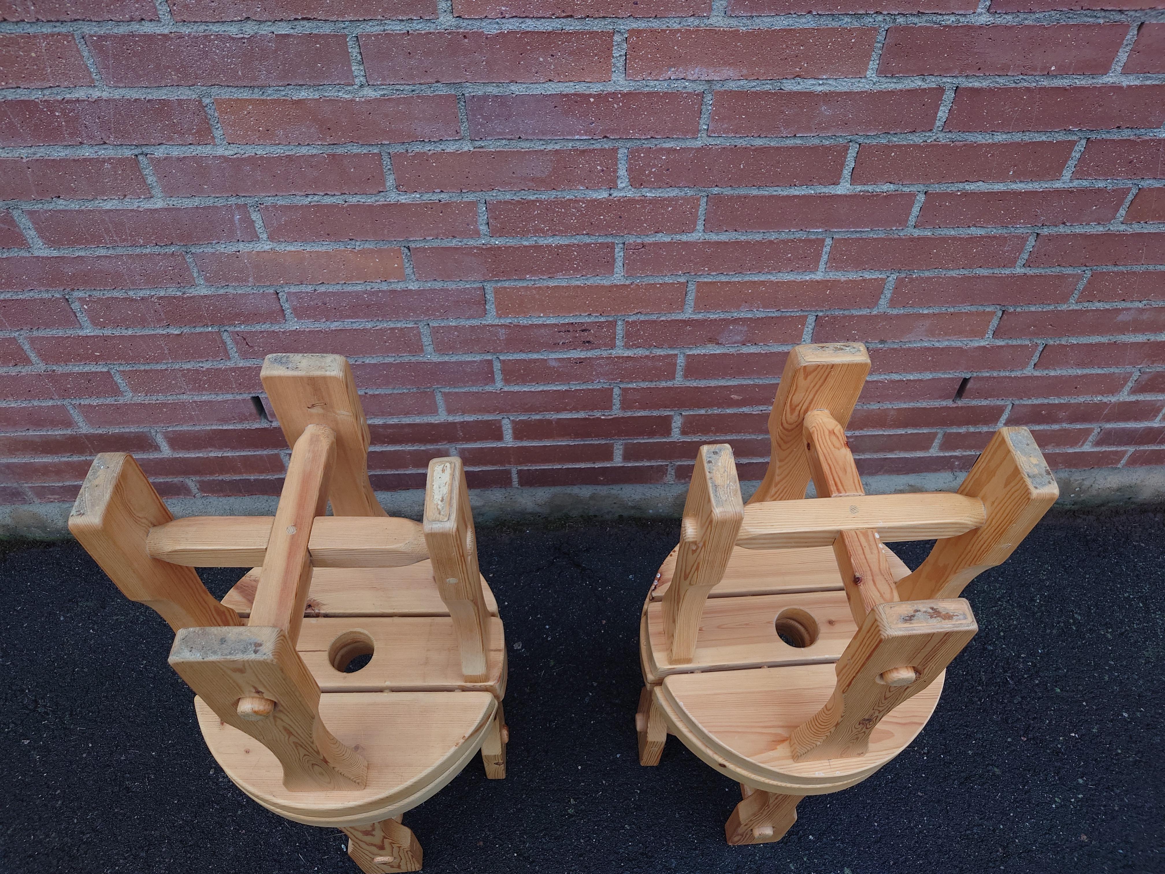 Quatre tabourets suédois en pin massif des années 1970 Mid-Century Modern Design en vente 8