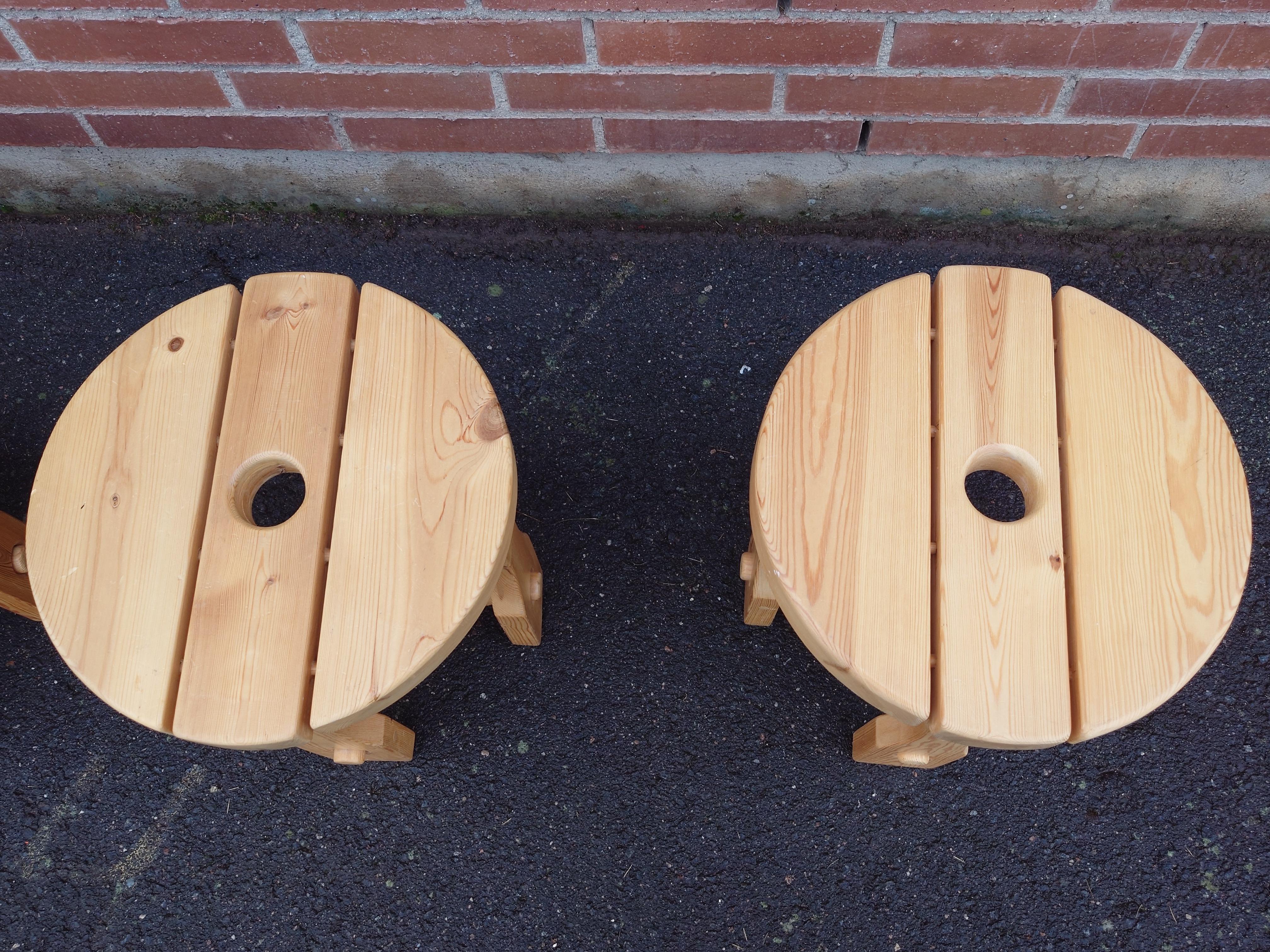 Fait main Quatre tabourets suédois en pin massif des années 1970 Mid-Century Modern Design en vente