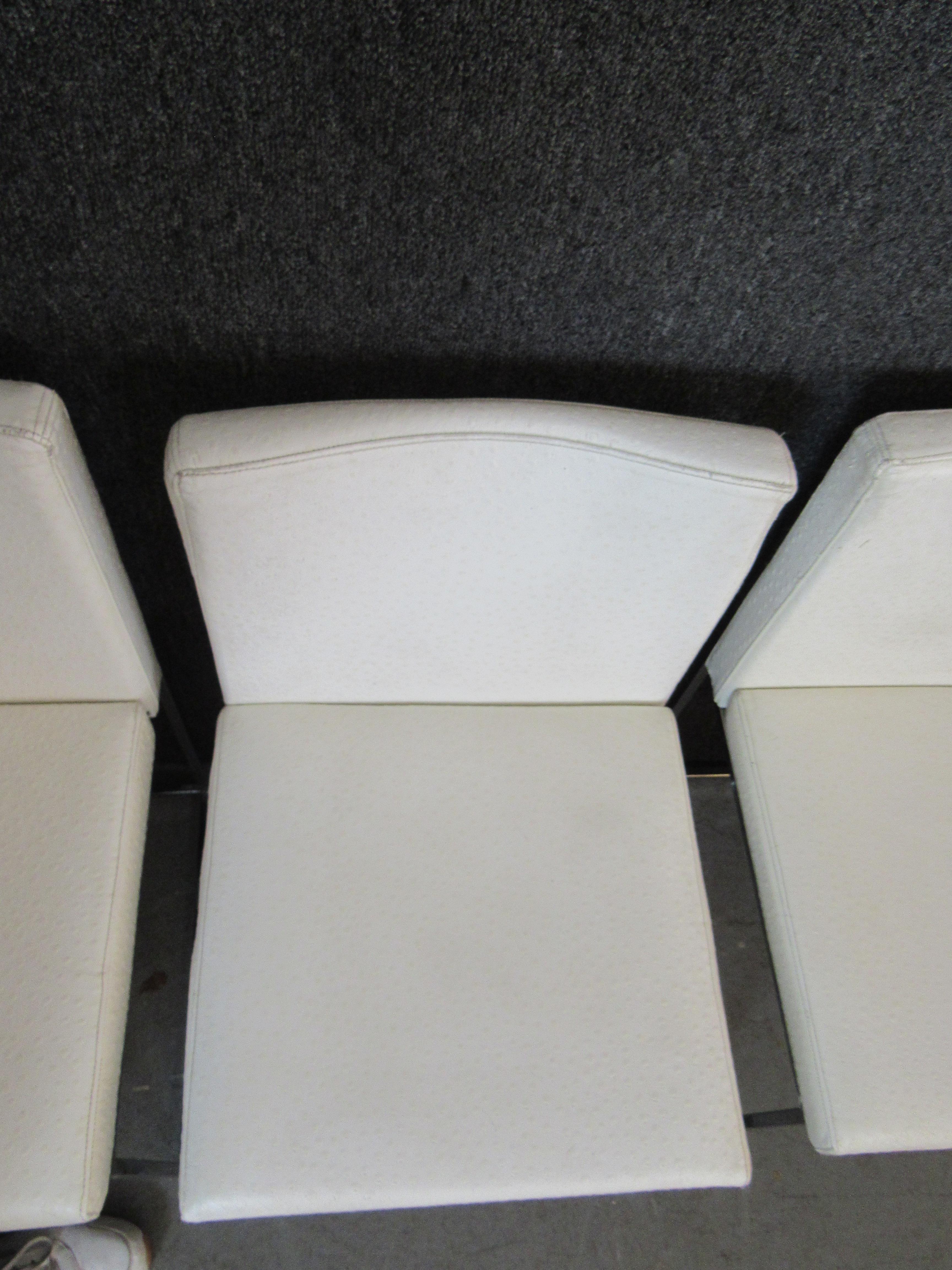 Quatre chaises de salle à manger en cuir d'autruche par Calligaris en vente 6