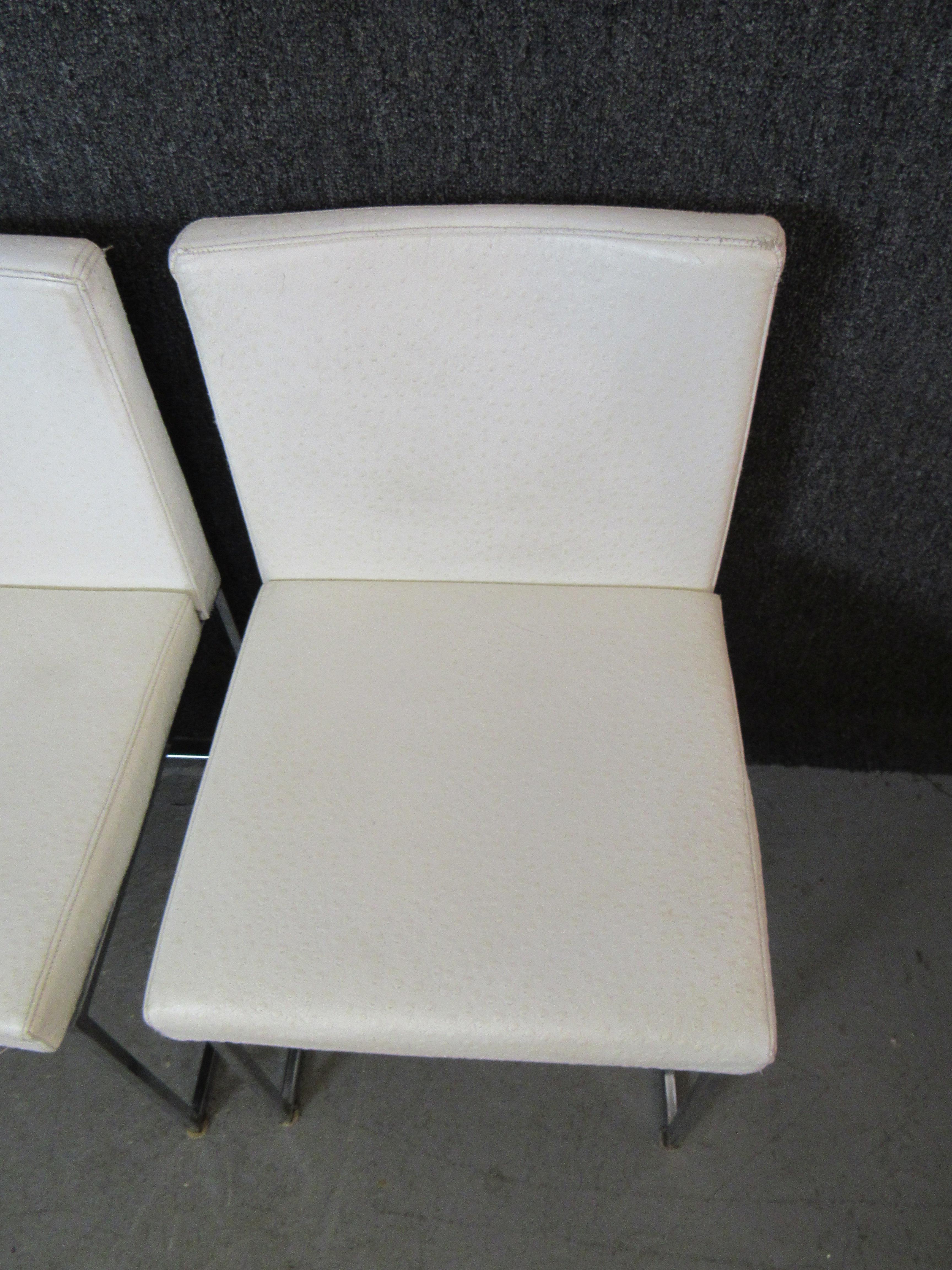 Quatre chaises de salle à manger en cuir d'autruche par Calligaris en vente 7