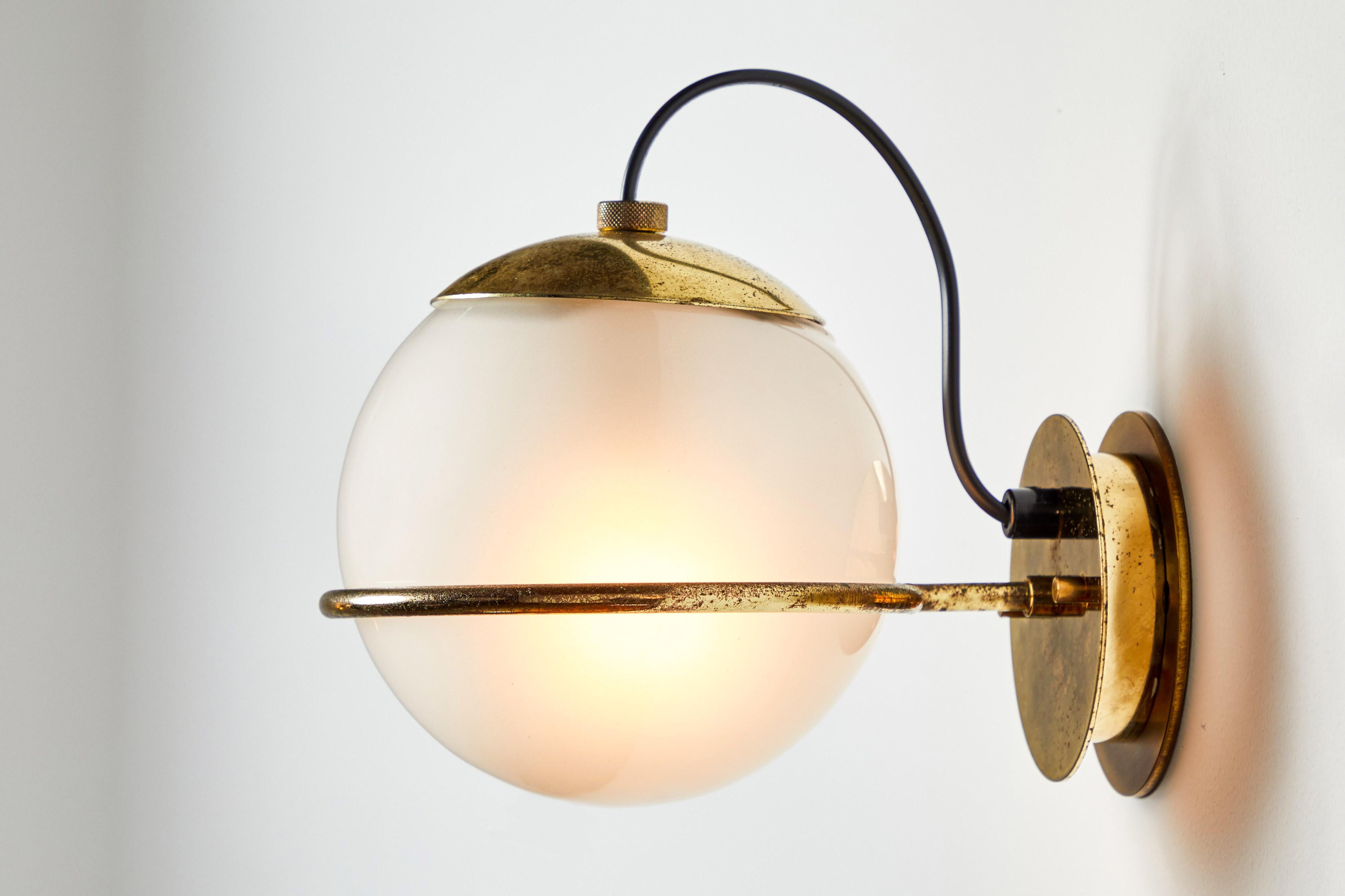 Mid-20th Century Pair of Model 237/1 Sconces by Gino Sarfatti for Arteluce