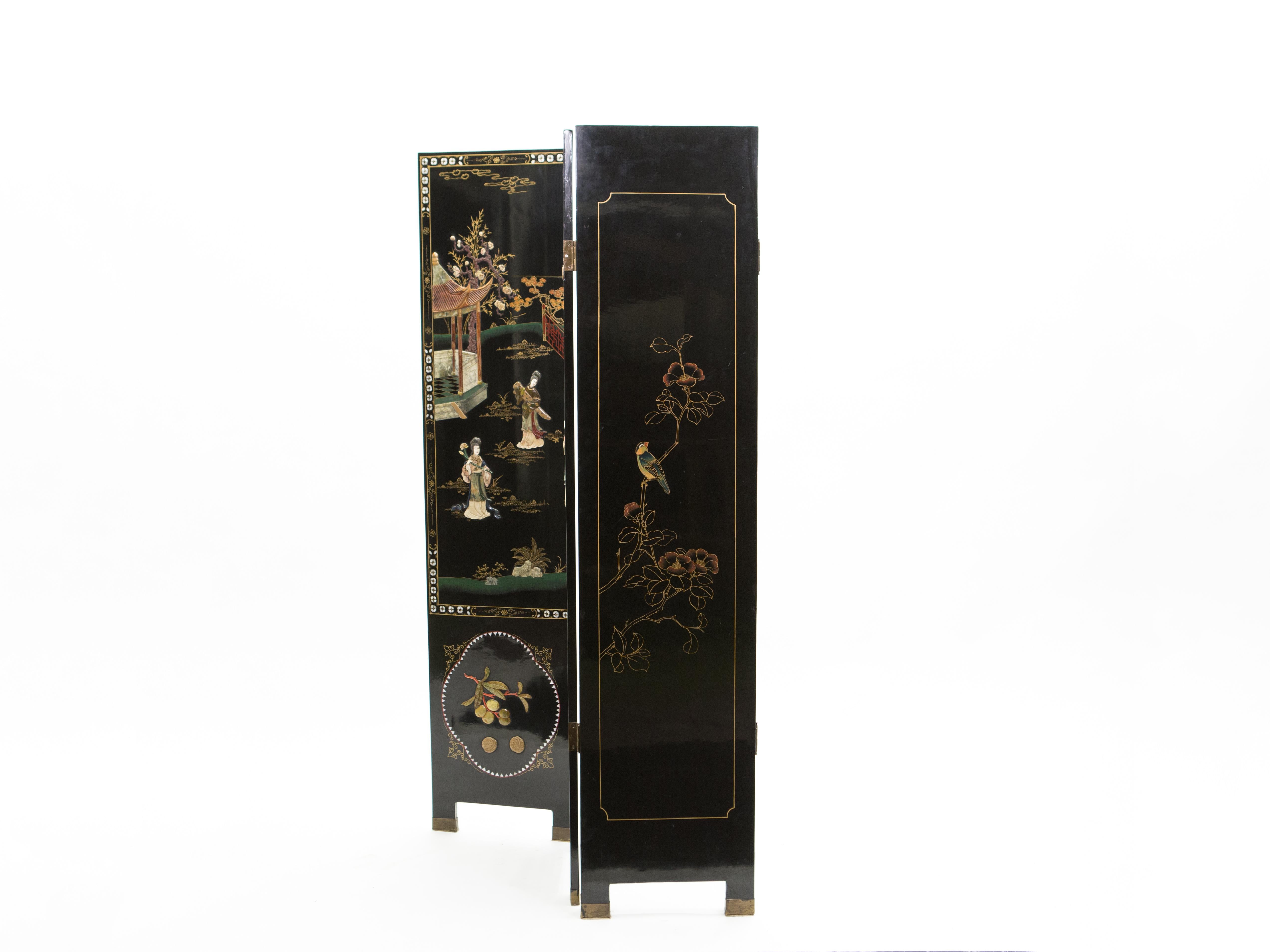Four Panel Chinese Lacquered soapstones Scenery Screen 1940s In Good Condition In Paris, IDF