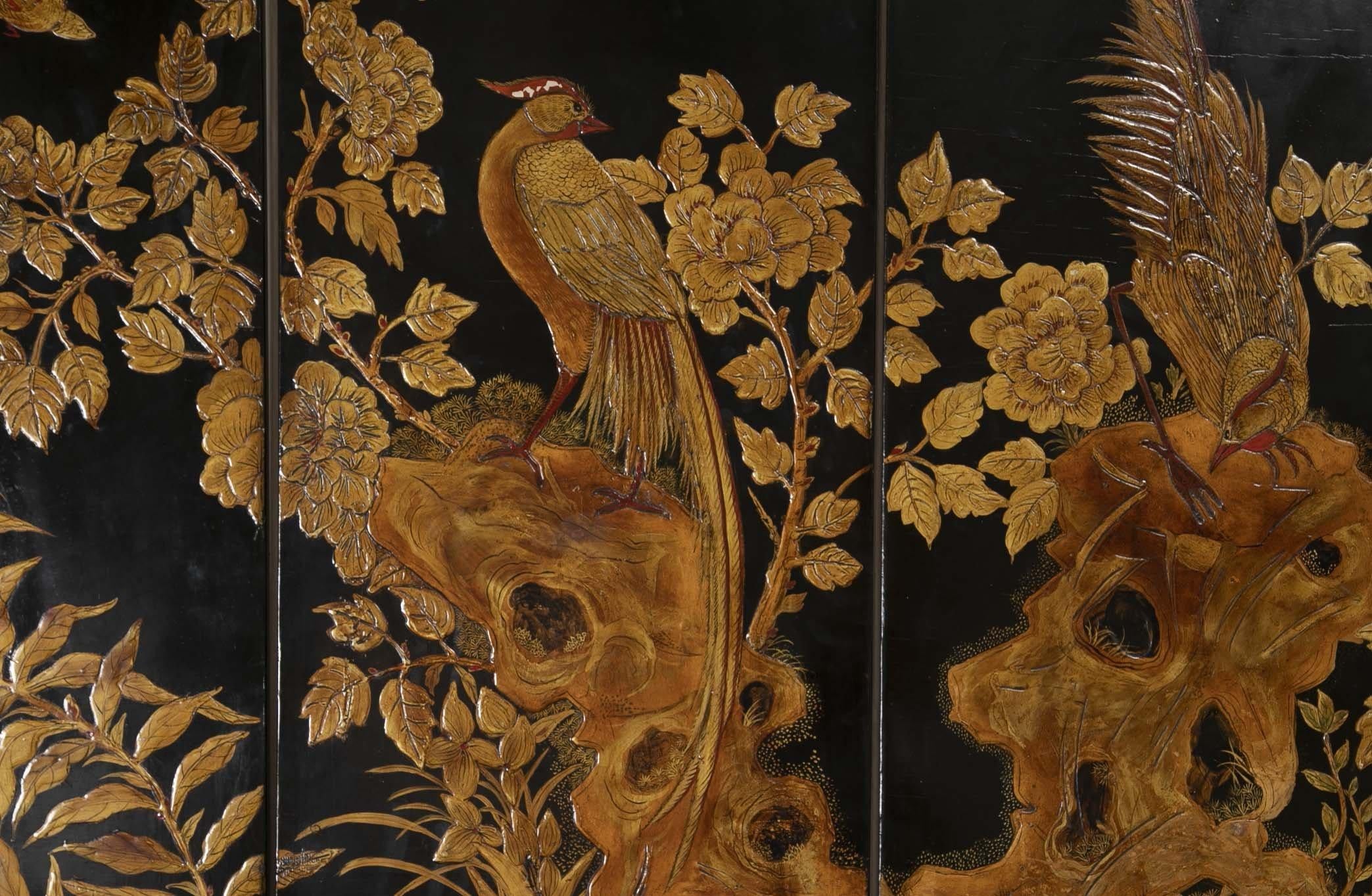 Four Panel Chinese Lacquered Screen Depicting a Phoenix In Good Condition In Stamford, CT