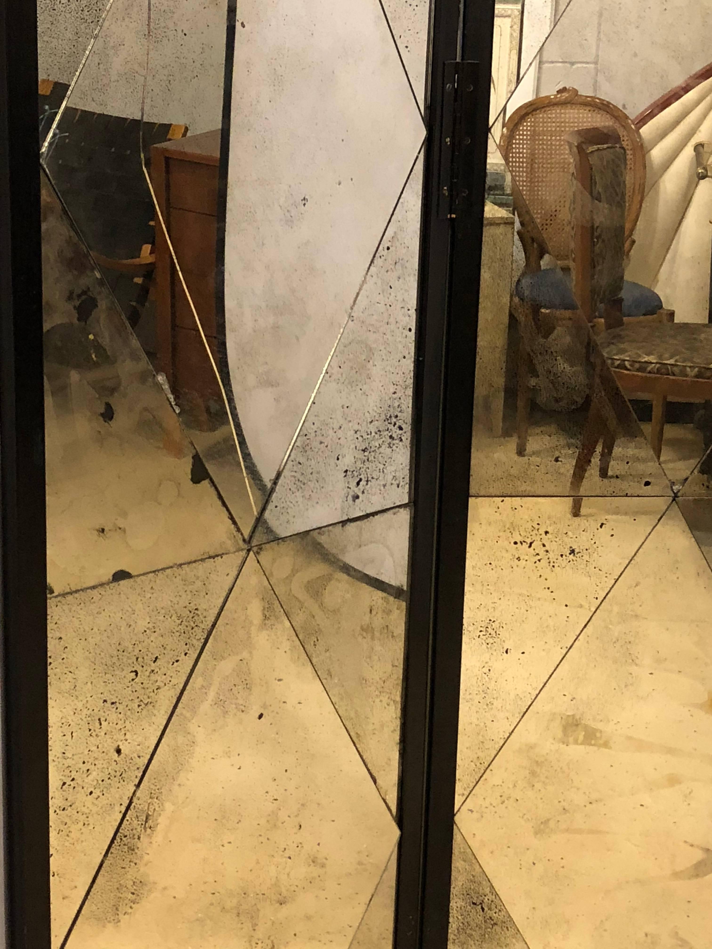 mirrored floor screen