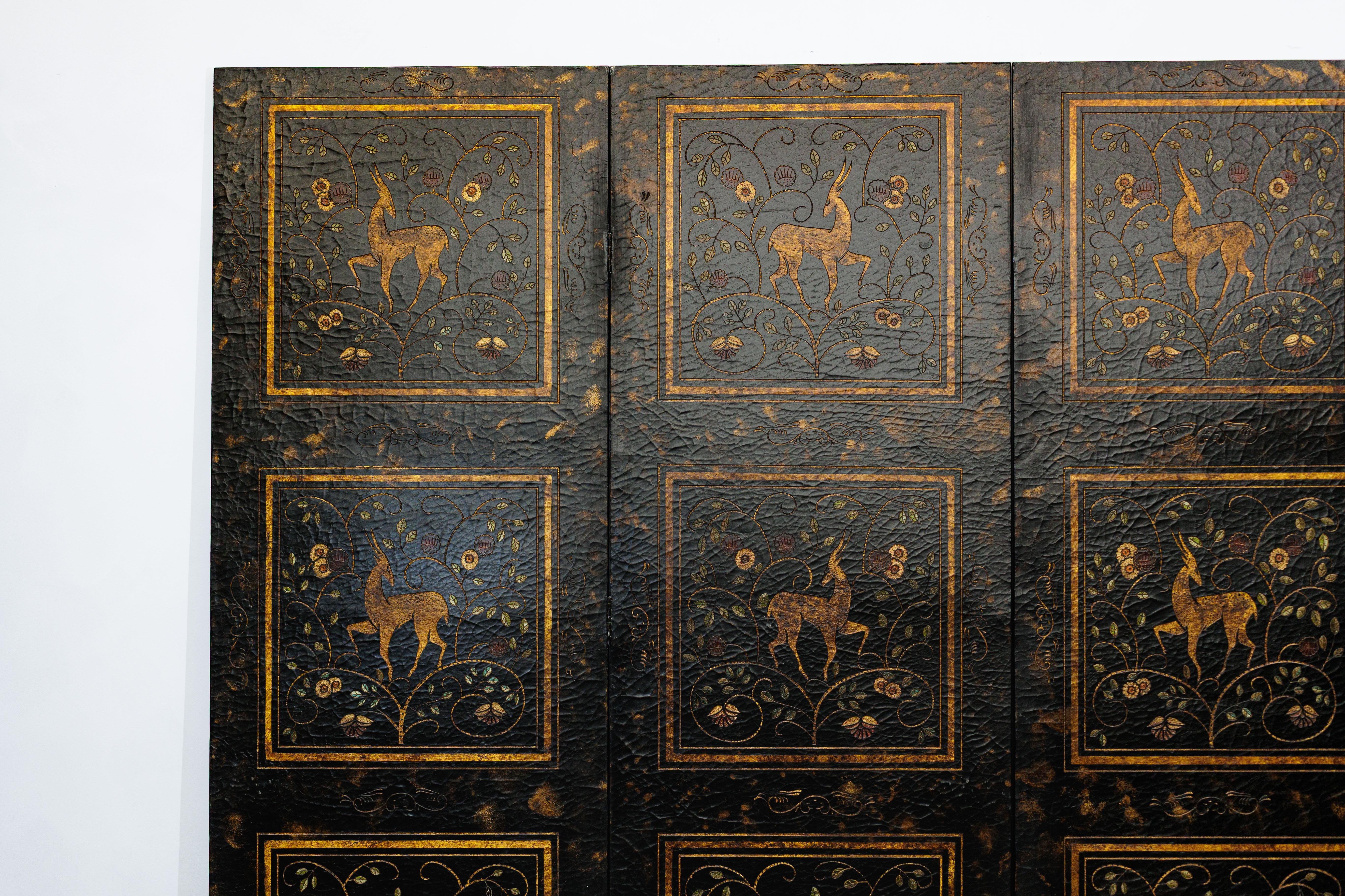 Four-Panel Gilt Black Lacquered Screen with Deer and Floral Motifs In Good Condition For Sale In Yonkers, NY