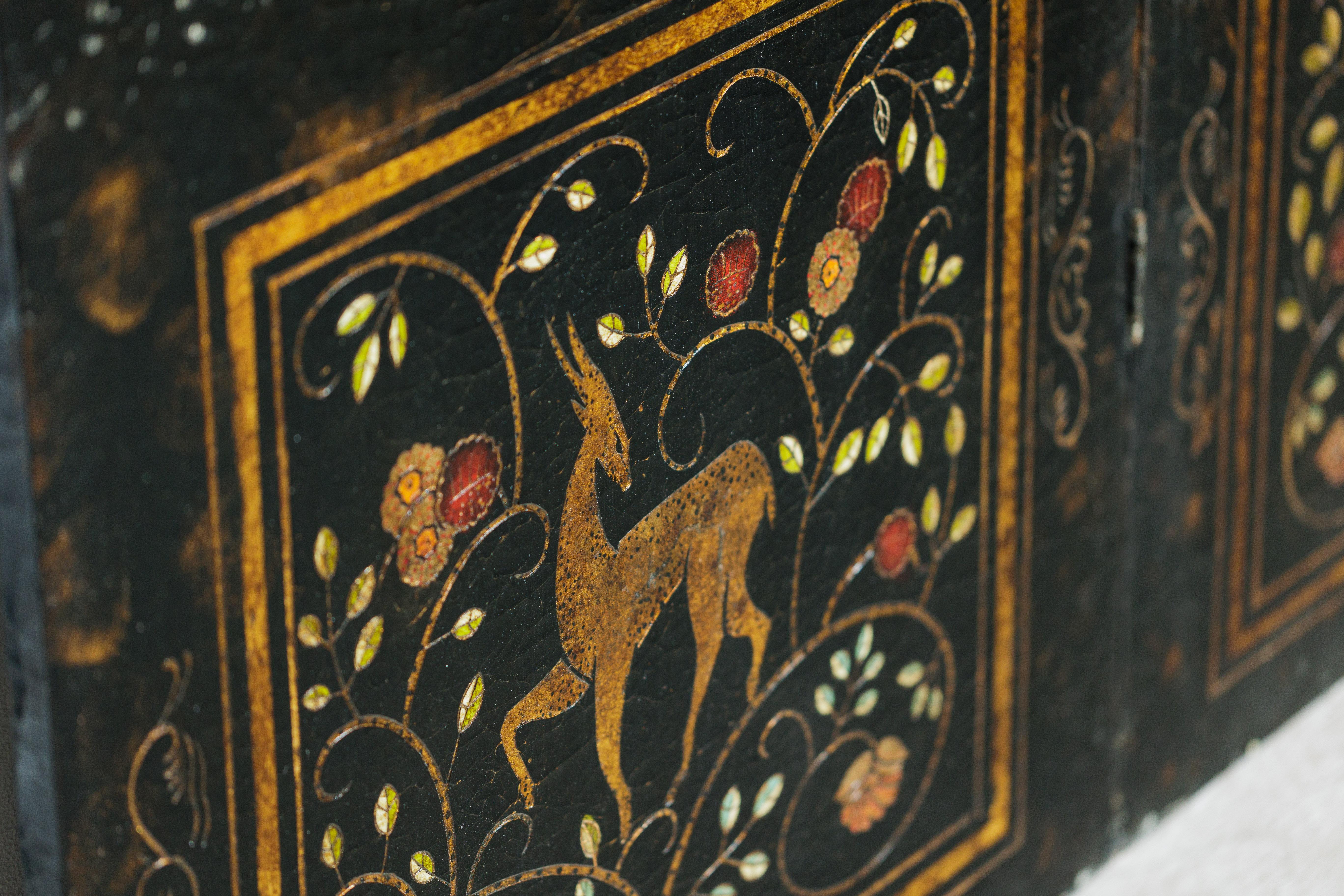 Four-Panel Gilt Black Lacquered Screen with Deer and Floral Motifs For Sale 2