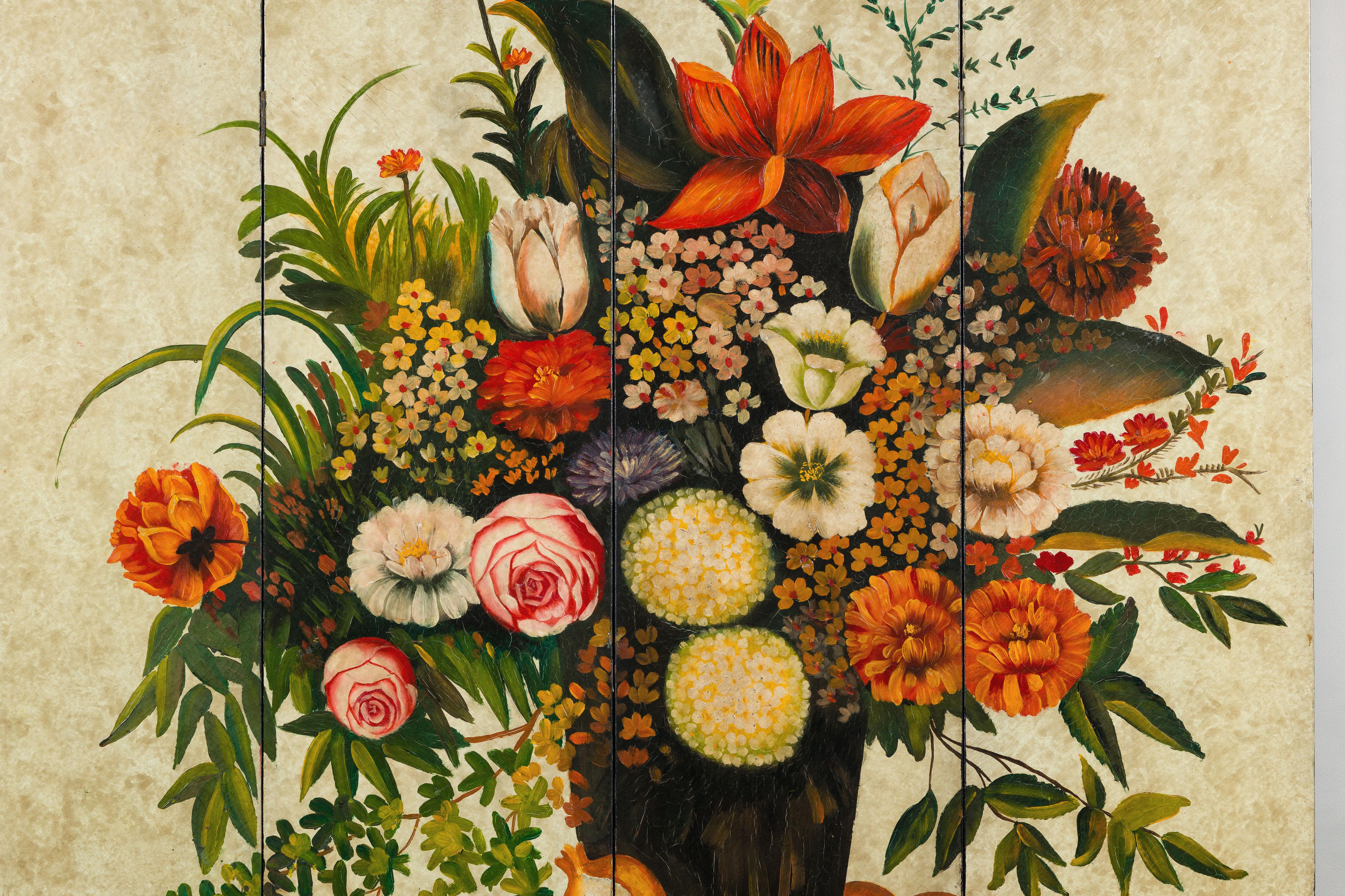 Paravento Foldes a quattro pannelli dipinto a mano con composizione floreale still-life In condizioni buone in vendita a Yonkers, NY