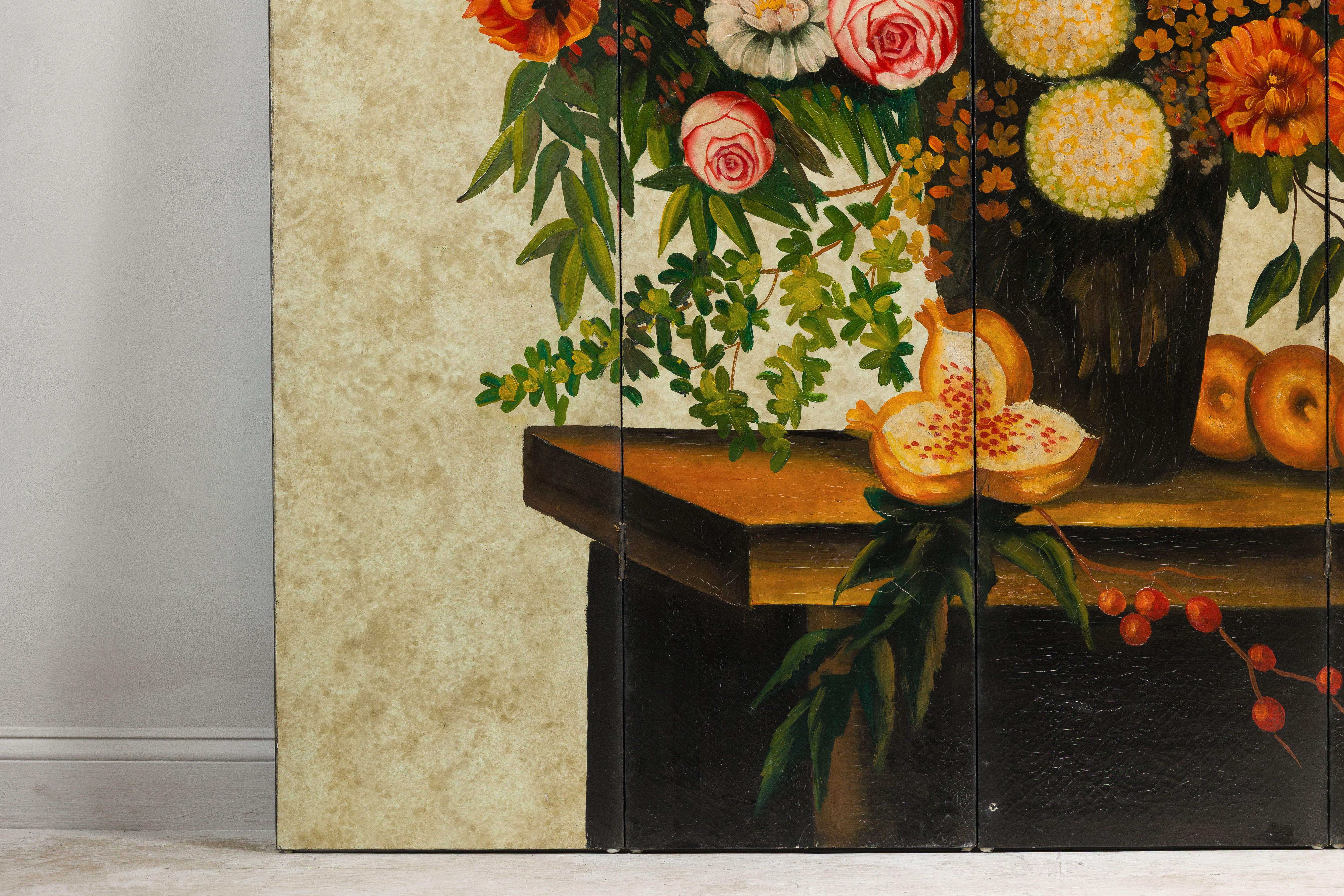 XX secolo Paravento Foldes a quattro pannelli dipinto a mano con composizione floreale still-life in vendita