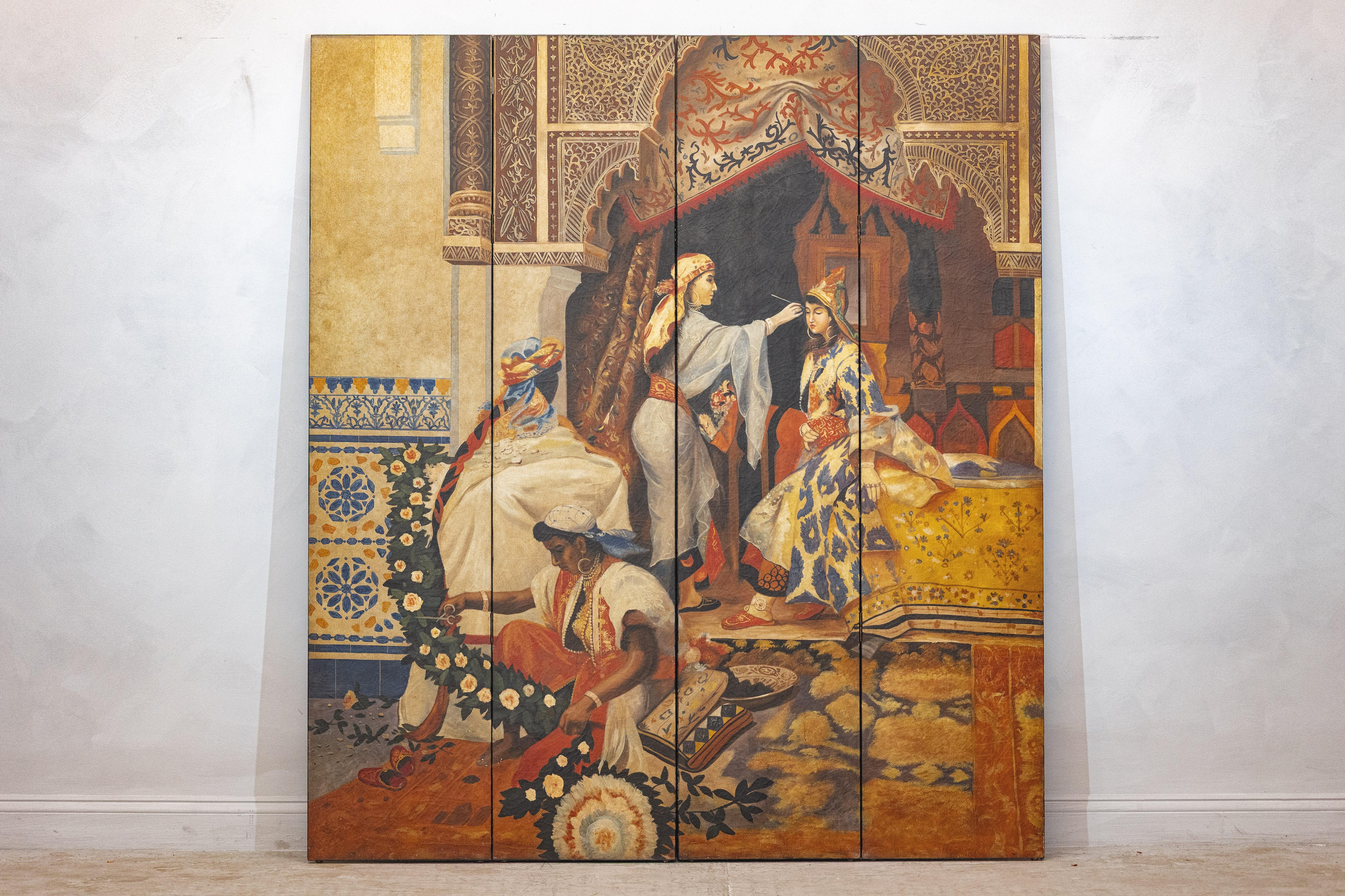 Dieser lebhafte, großformatige Paravent, der auf vier aufklappbaren Holztafeln gemalt ist, zeigt eine verschnörkelte und theatralische orientalische Szene mit starker visueller Wirkung. Die Komposition knüpft an die Traditionen der Salonmalerei des