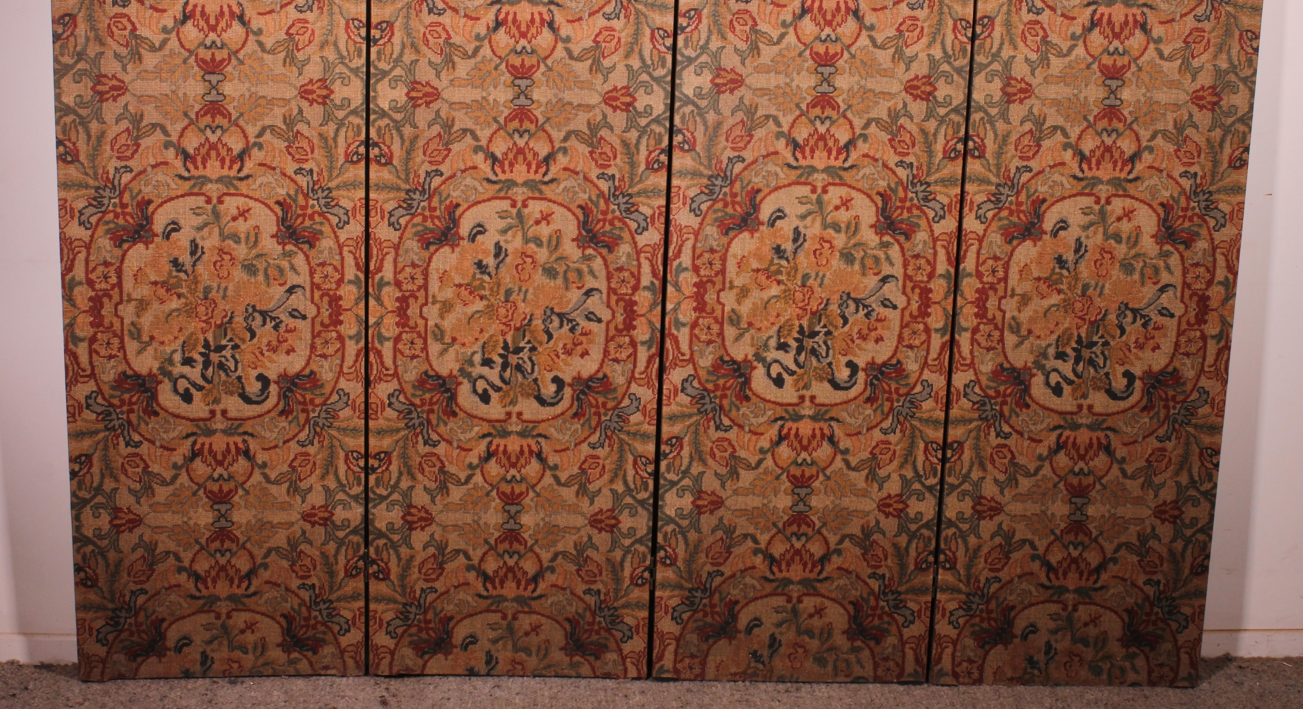 Four-panel Screen Painted Ony Fabric From The 19th Century For Sale 6