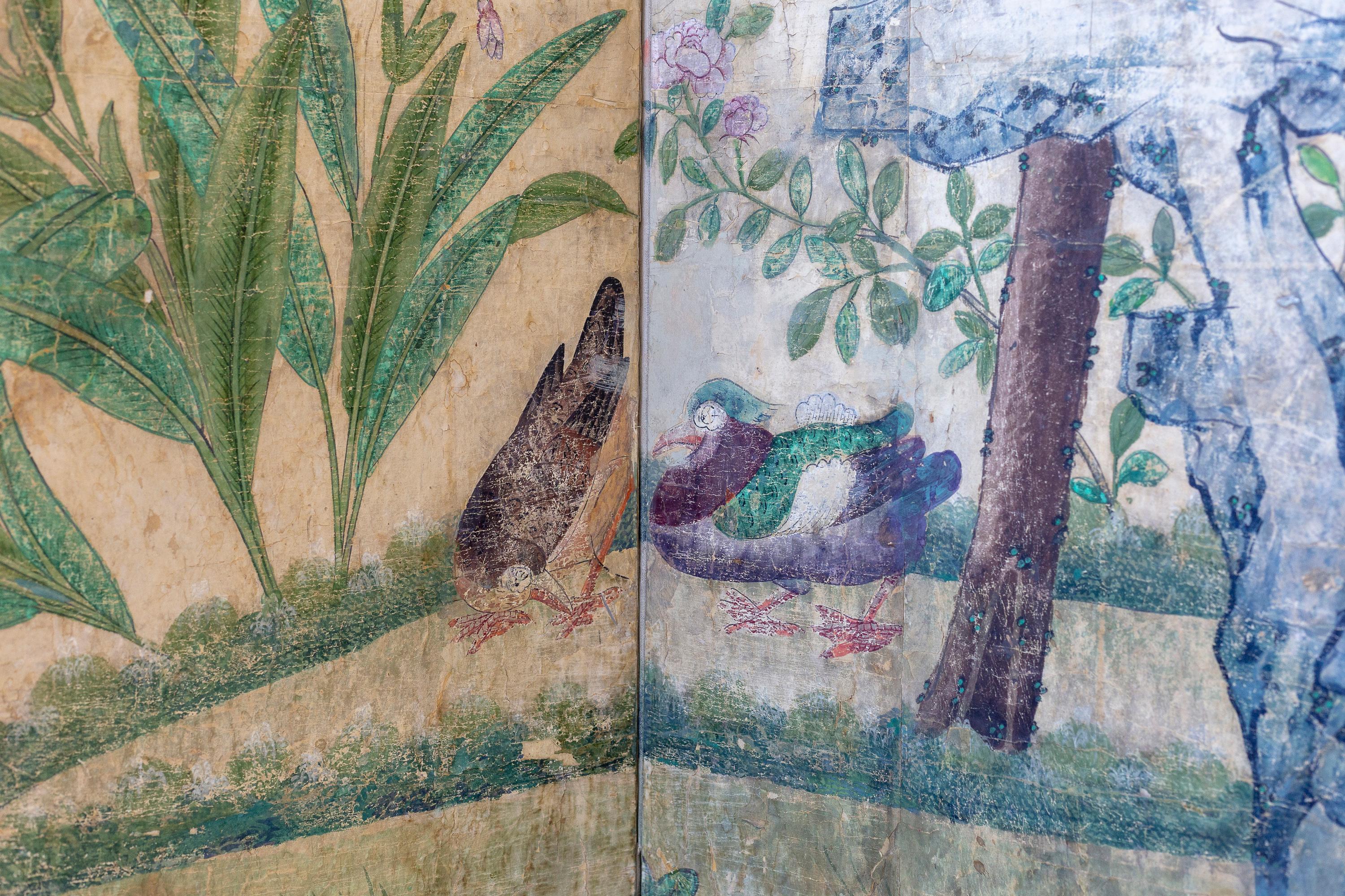 Paravent à quatre panneaux avec papier peint floral chinois ancien peint à la main en vente 1