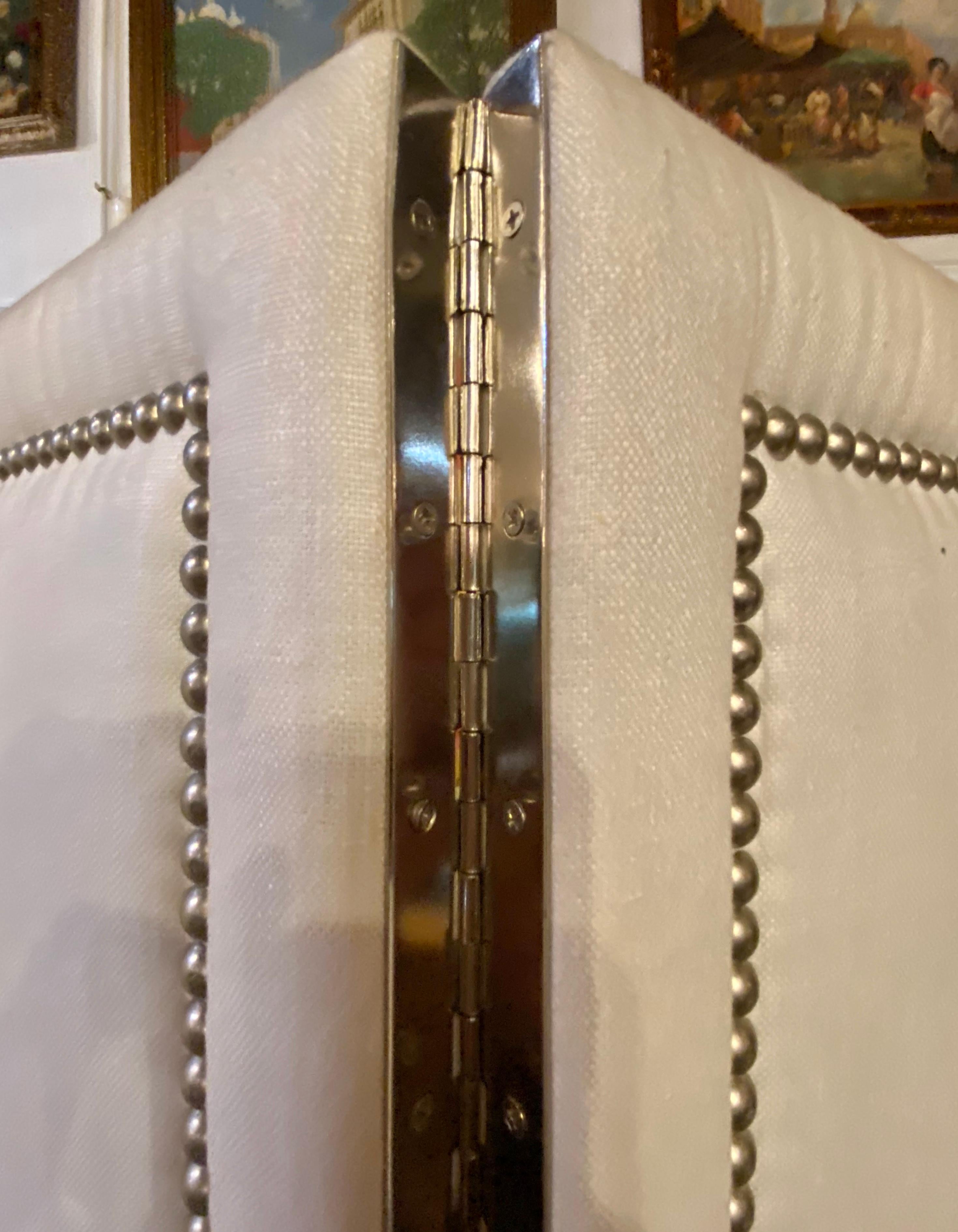 Four Panel White Linen Upholstered Screen or Room Divider with Piano Hinges In Good Condition In Manhasset, NY