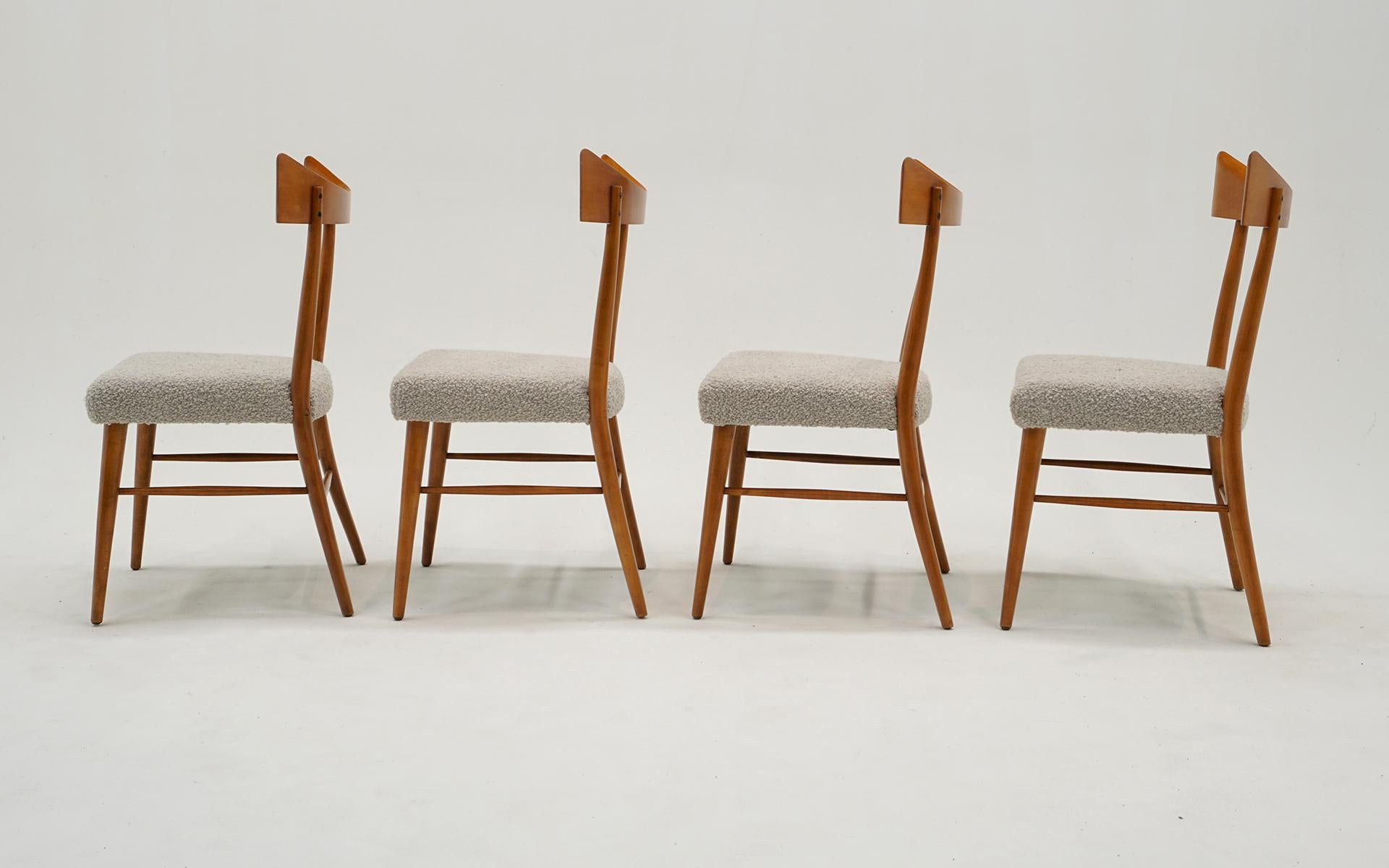 American Four Paul McCobb Bow Tie Dining Chairs. Restored. Maple, Off White/Beige Boucle For Sale