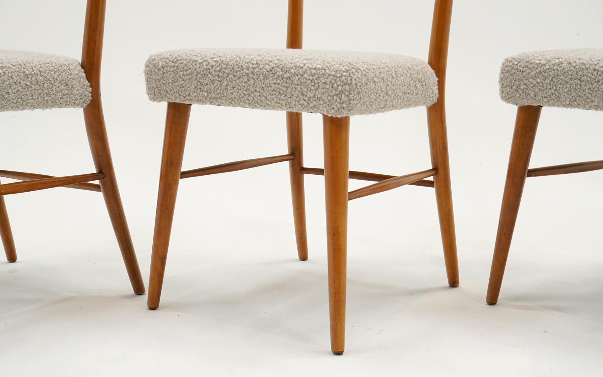 Four Paul McCobb Bow Tie Dining Chairs. Restored. Maple, Off White/Beige Boucle For Sale 1