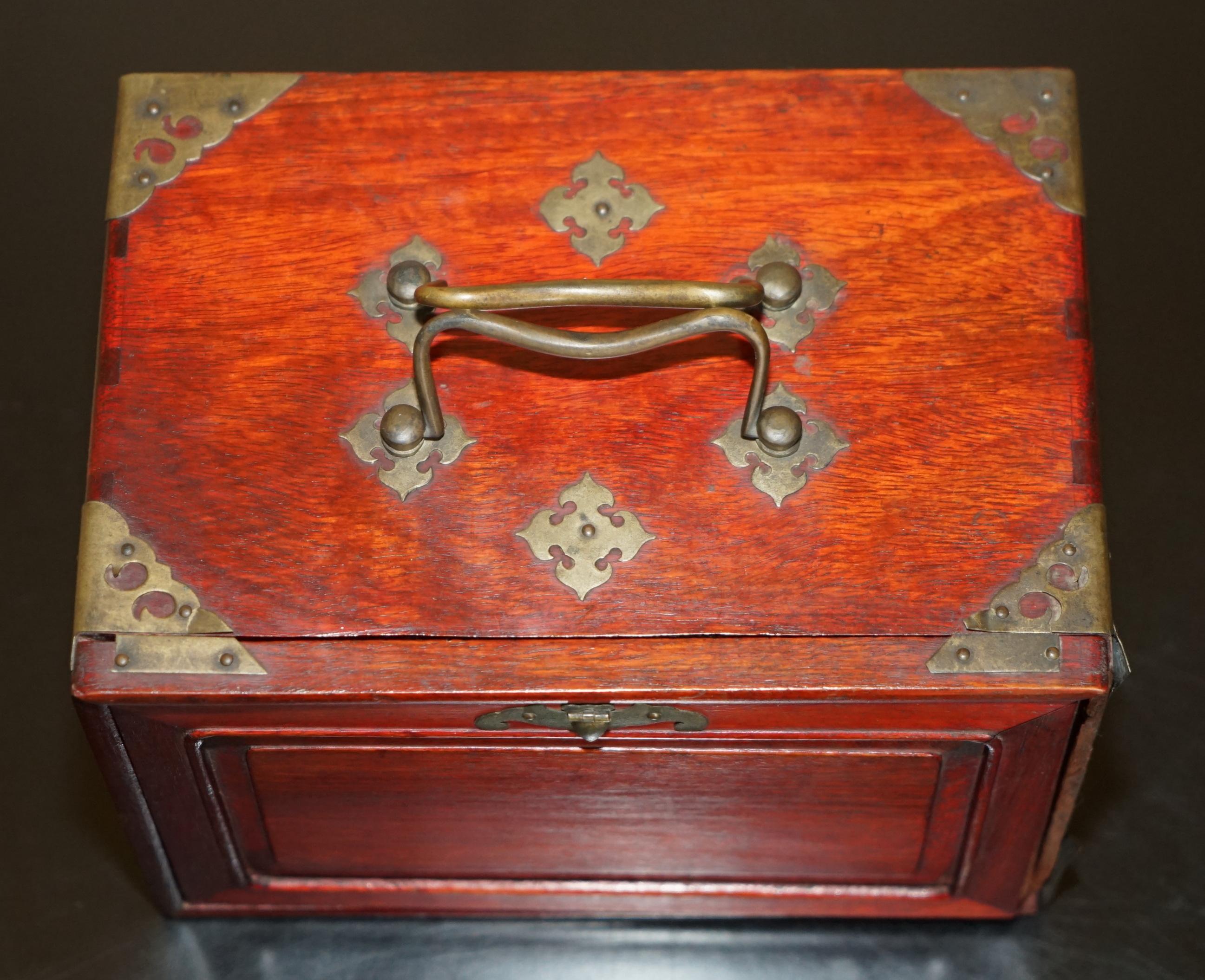 Hand-Crafted FOUR PERSON ANTIQUE MAHJONG SUITE CIRCA 1920's CHINESE EXPORT PERIOD WITH STAND For Sale