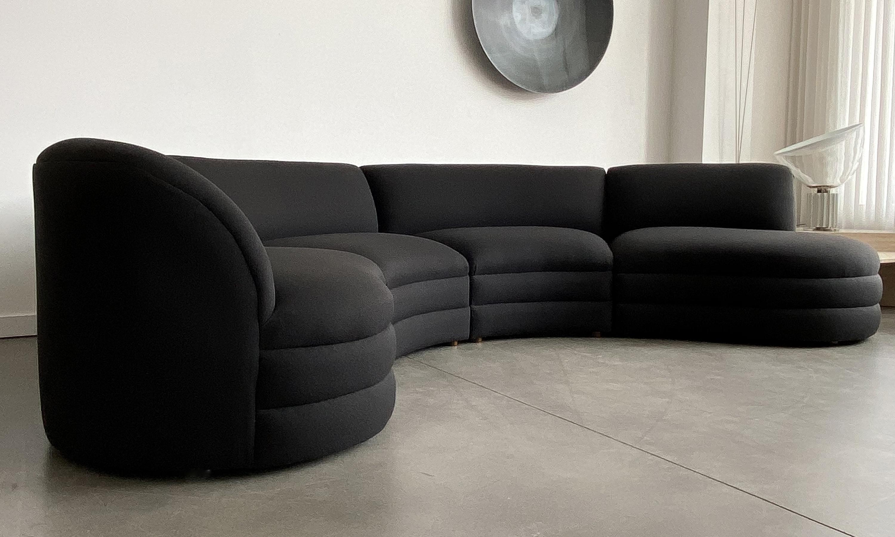 Four Piece Curved Sectional Sofa Attributed to Vladimir Kagan In Good Condition In Chicago, IL