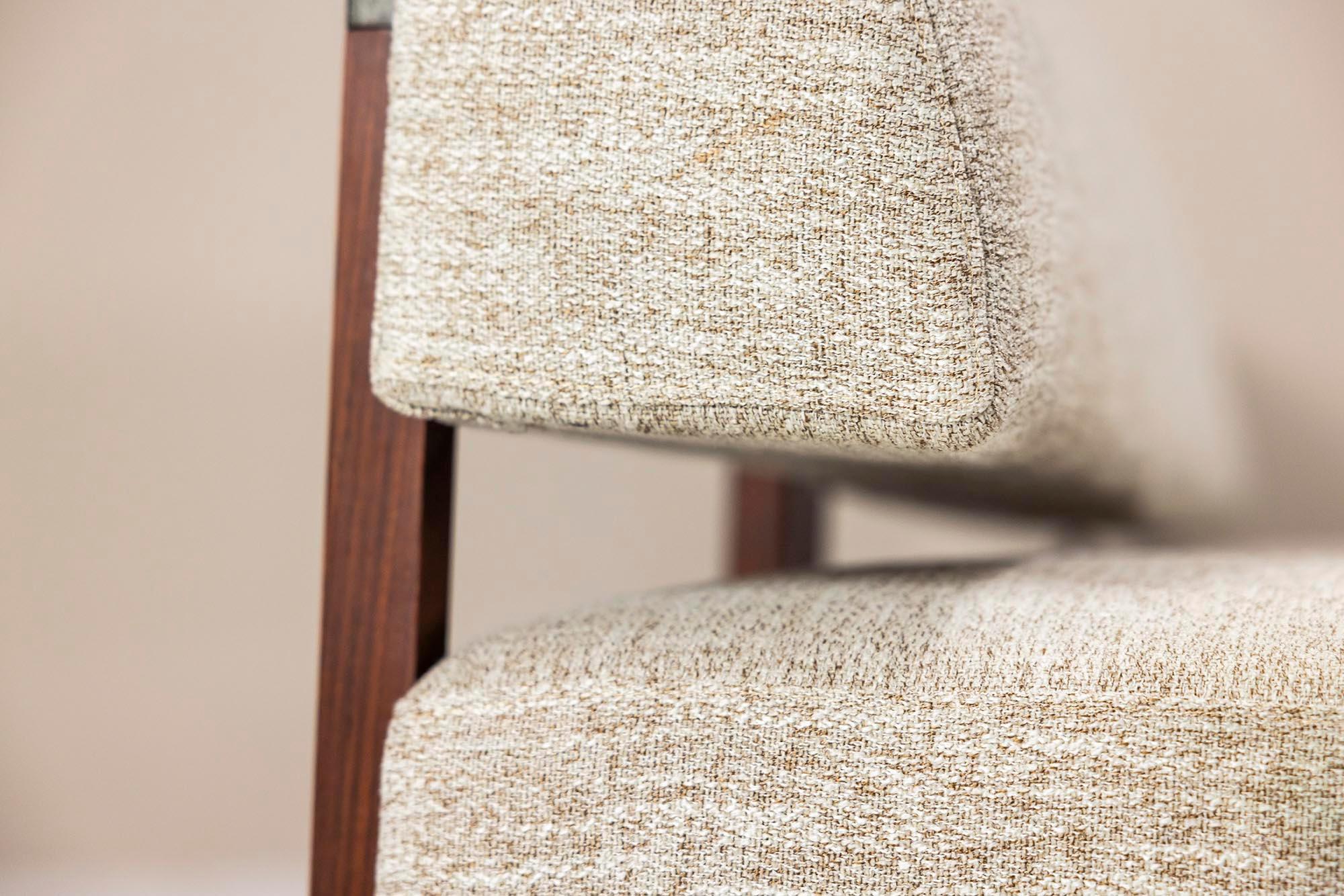 Four Piece Living Room Set in Off-white Fabric and Rosewood, Italy 1960s For Sale 4