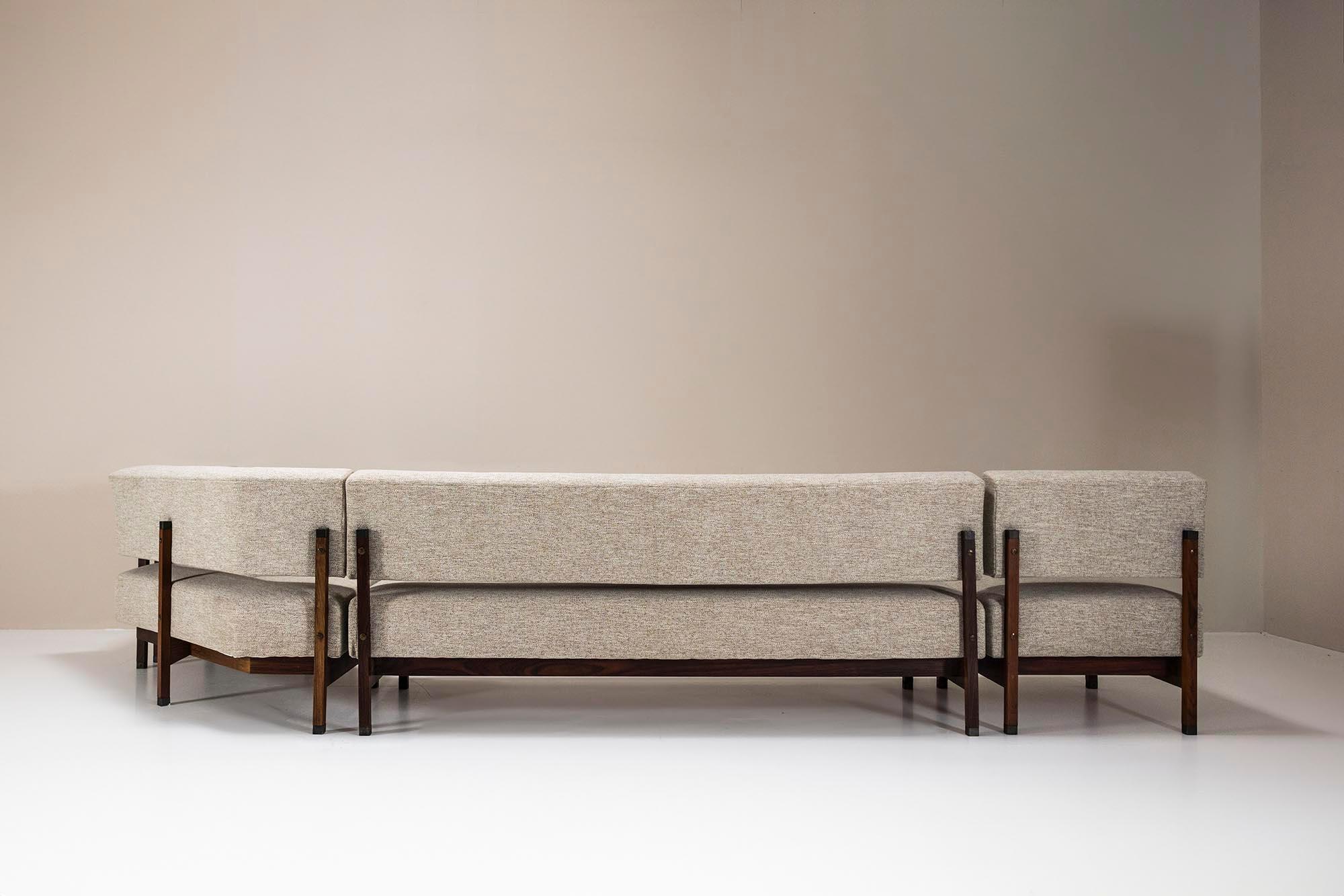 Mid-Century Modern Four Piece Living Room Set in Off-white Fabric and Rosewood, Italy 1960s For Sale