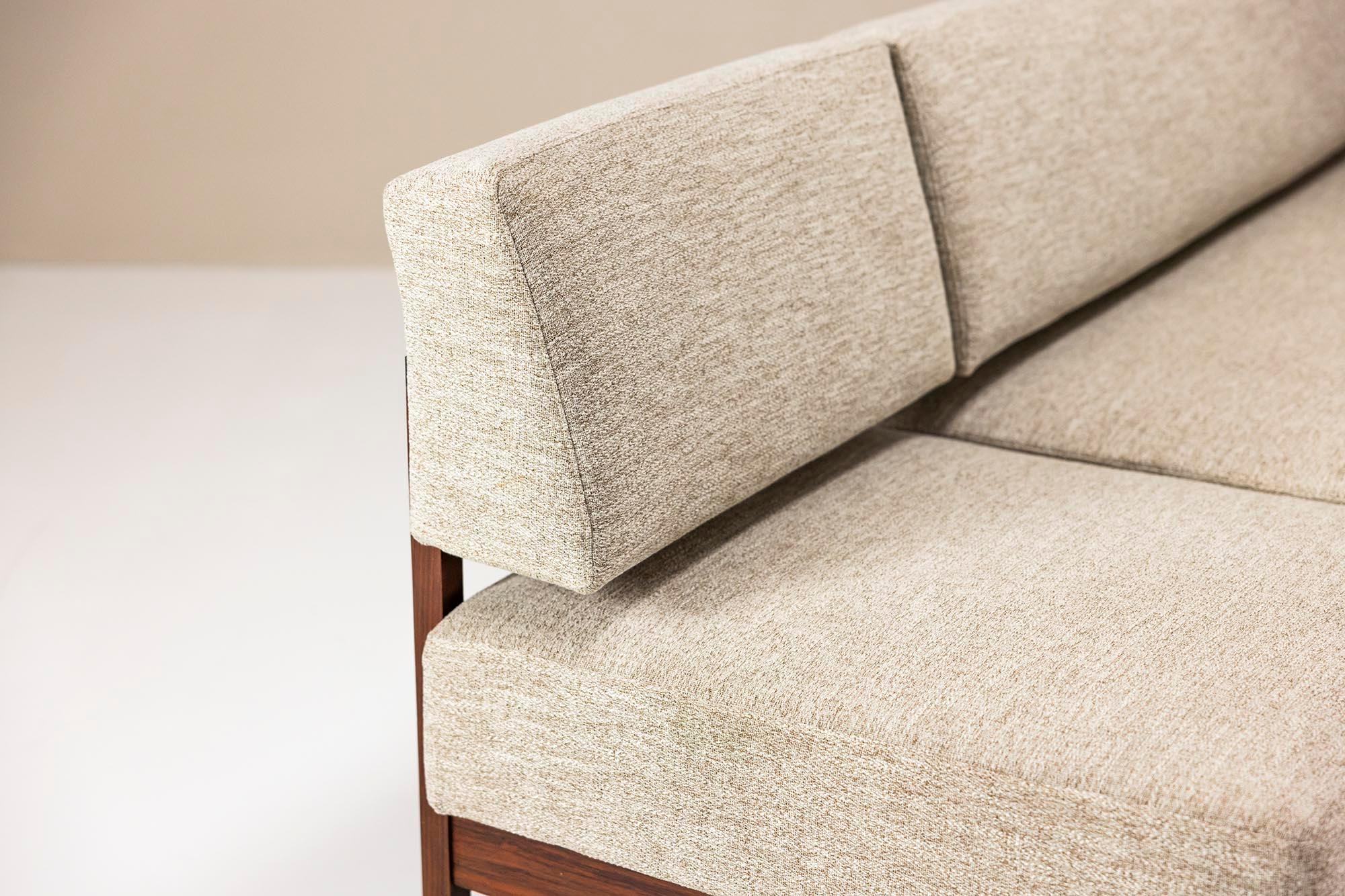 Four Piece Living Room Set in Off-white Fabric and Rosewood, Italy 1960s For Sale 3
