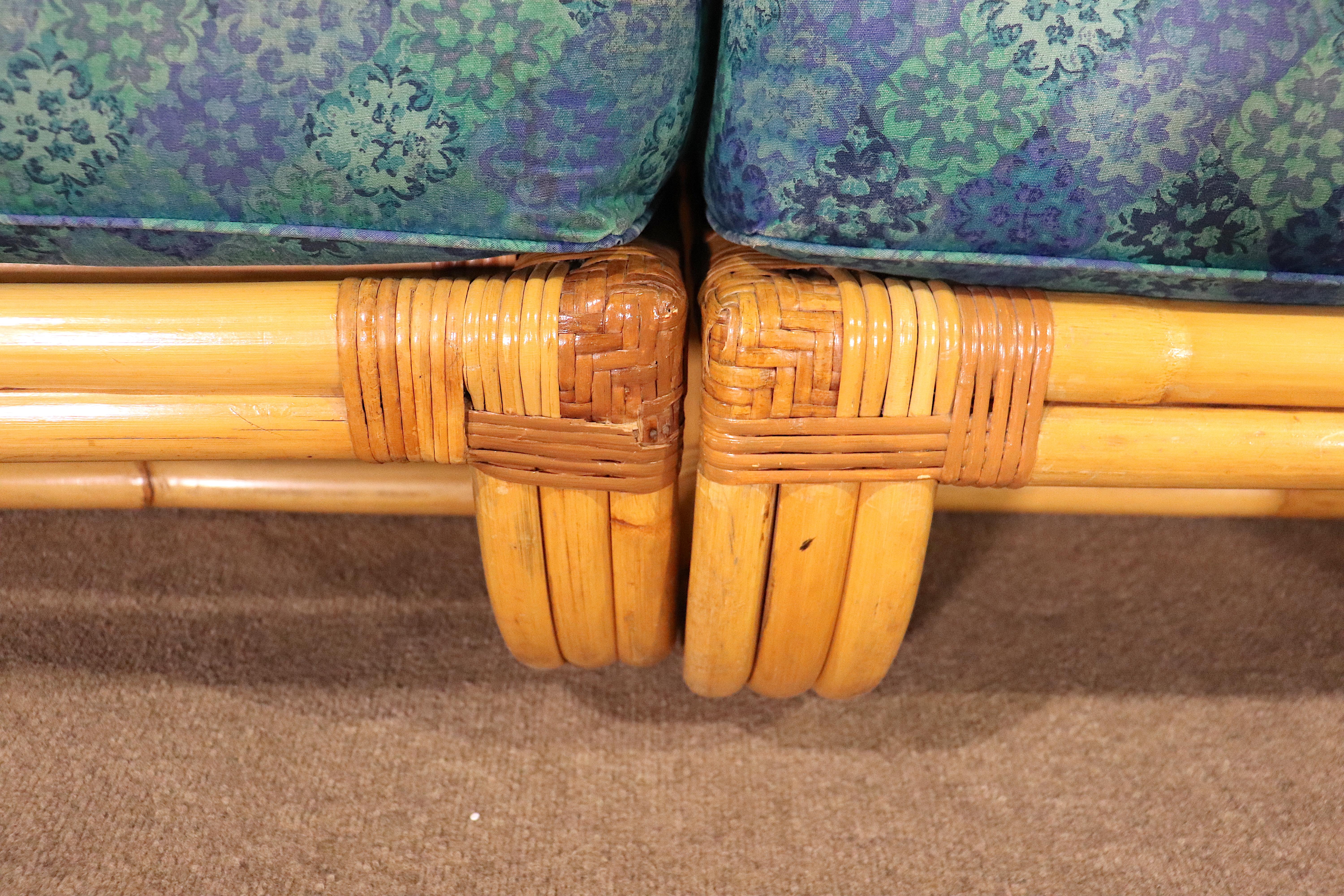Vierteiliges Rattan-Sofa mit Untergestell (Bambus) im Angebot