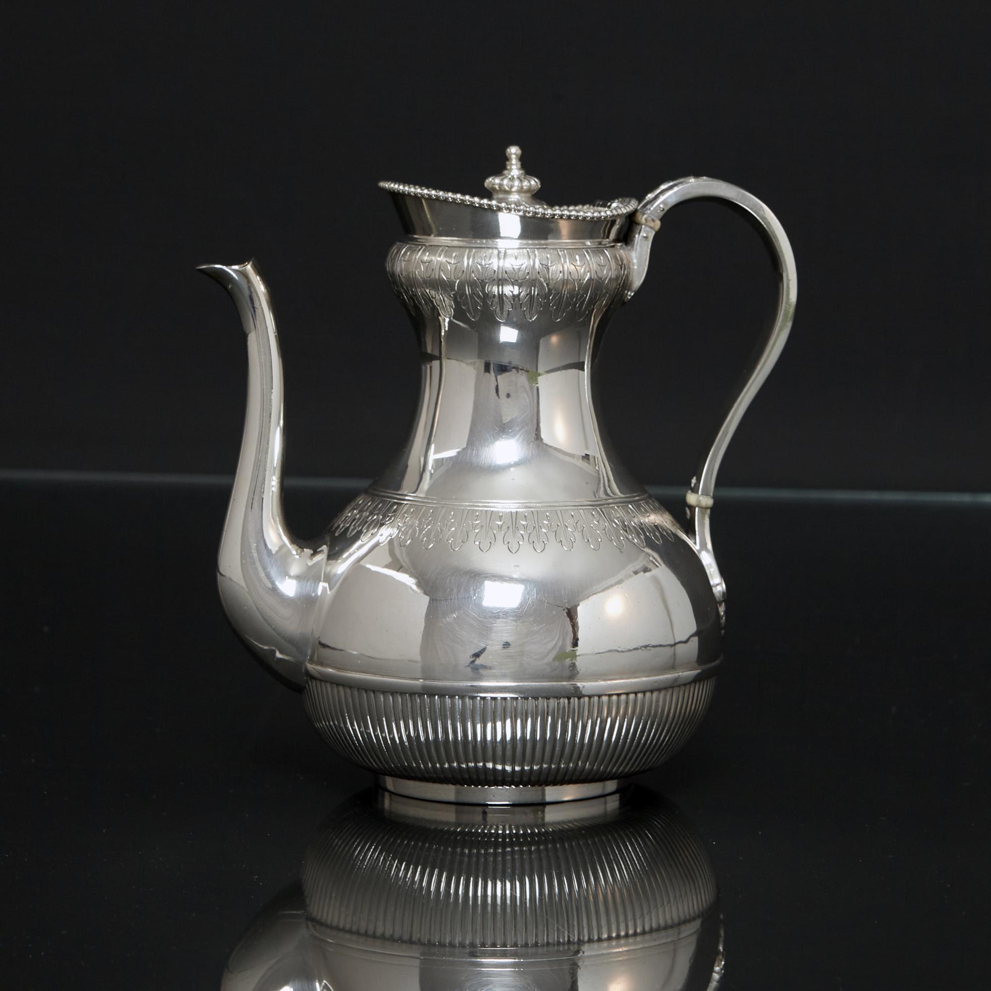 Vierteiliges Silber-Frühstücks-, Tee- und Kaffeeservice, 1868 im Angebot 2