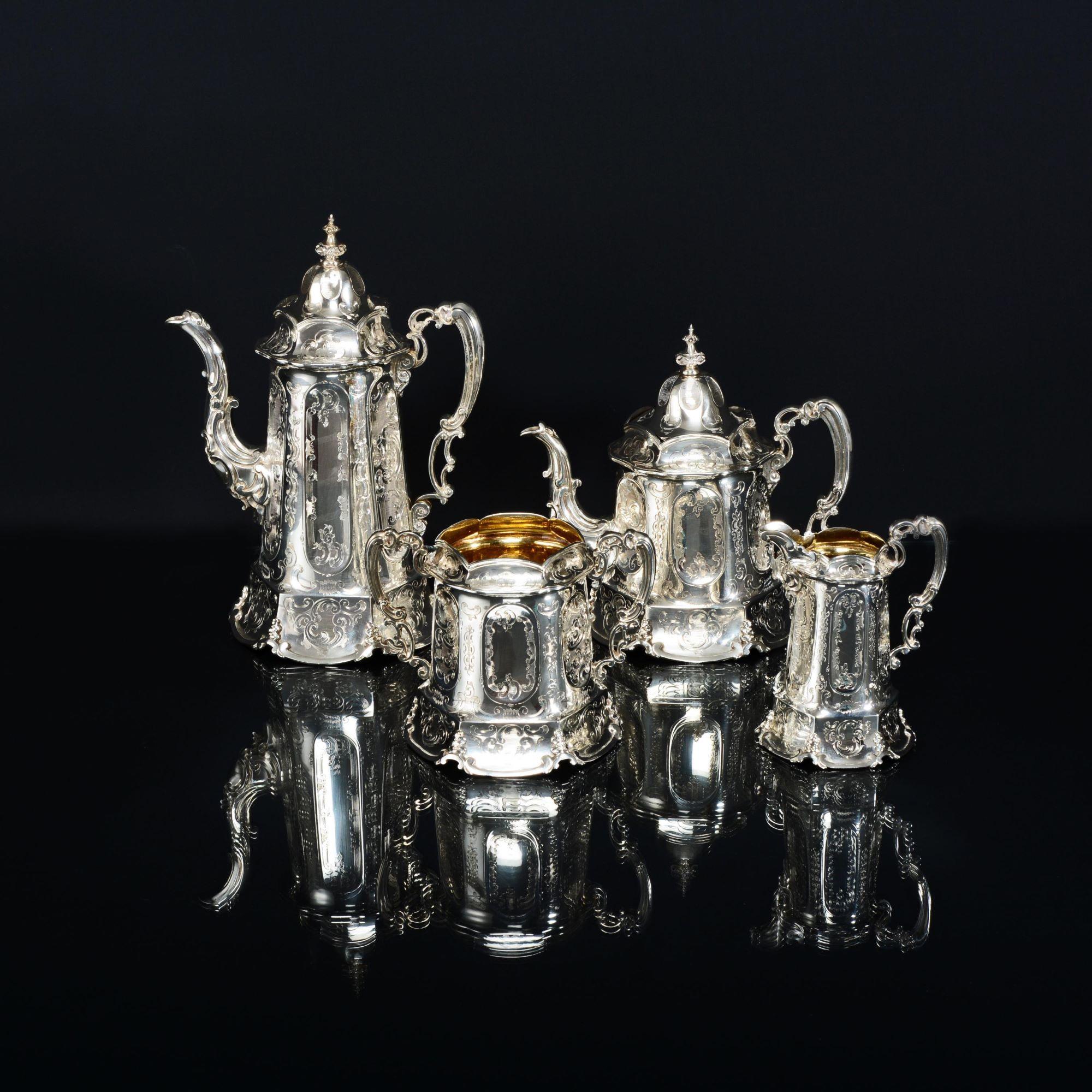 Vierteiliges viktorianisches Tee- und Kaffeeservice aus Silber, 1855 (Englisch) im Angebot