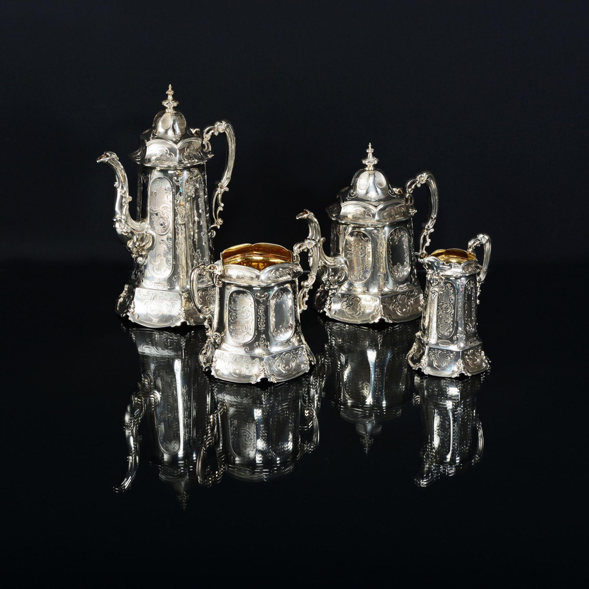 Vierteiliges viktorianisches Tee- und Kaffeeservice aus Silber, 1855 im Zustand „Gut“ im Angebot in London, GB